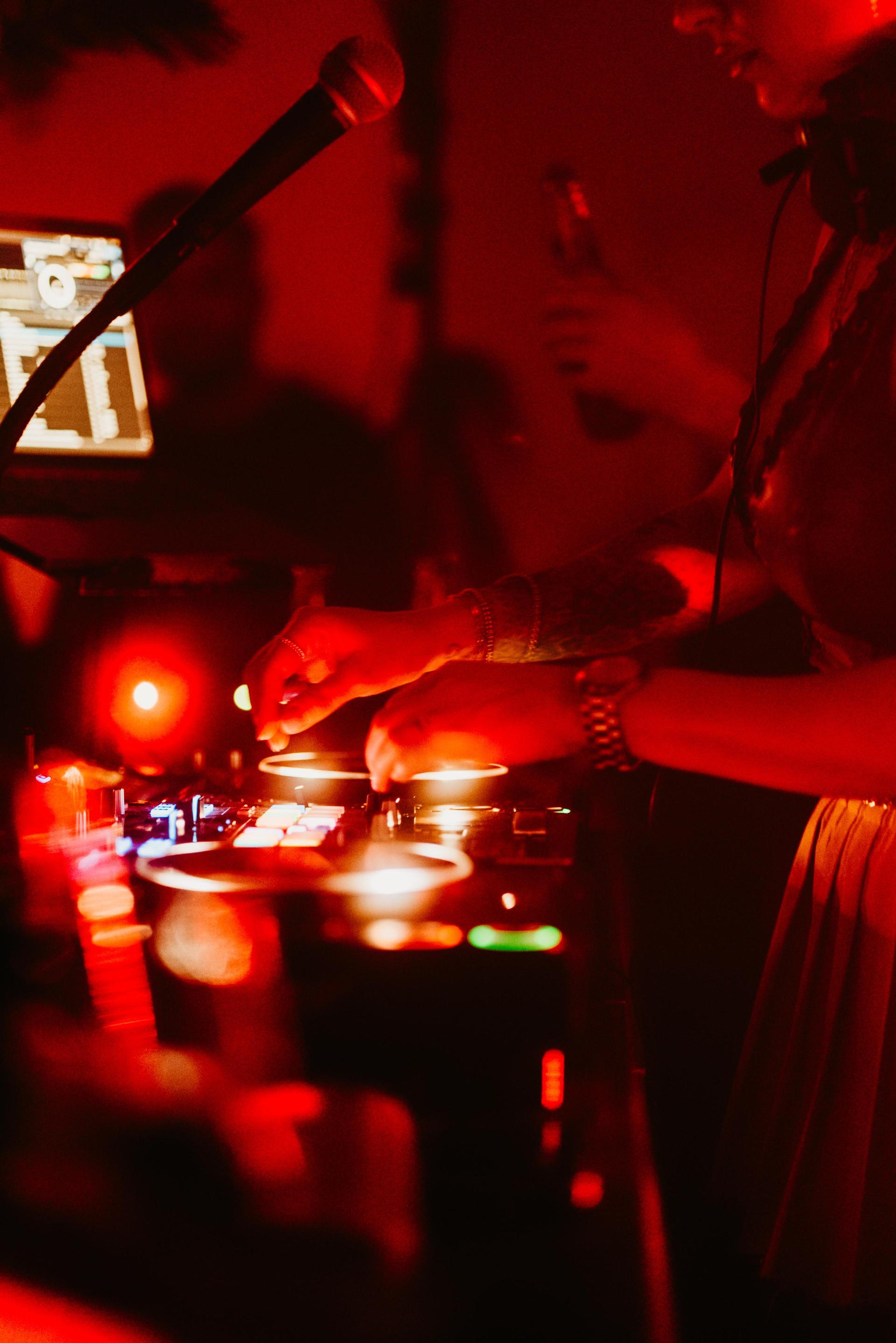 Im Casino Saal sorgte DJane Lil Ma für gute Stimmung. (Bild: Mario Donhauser)