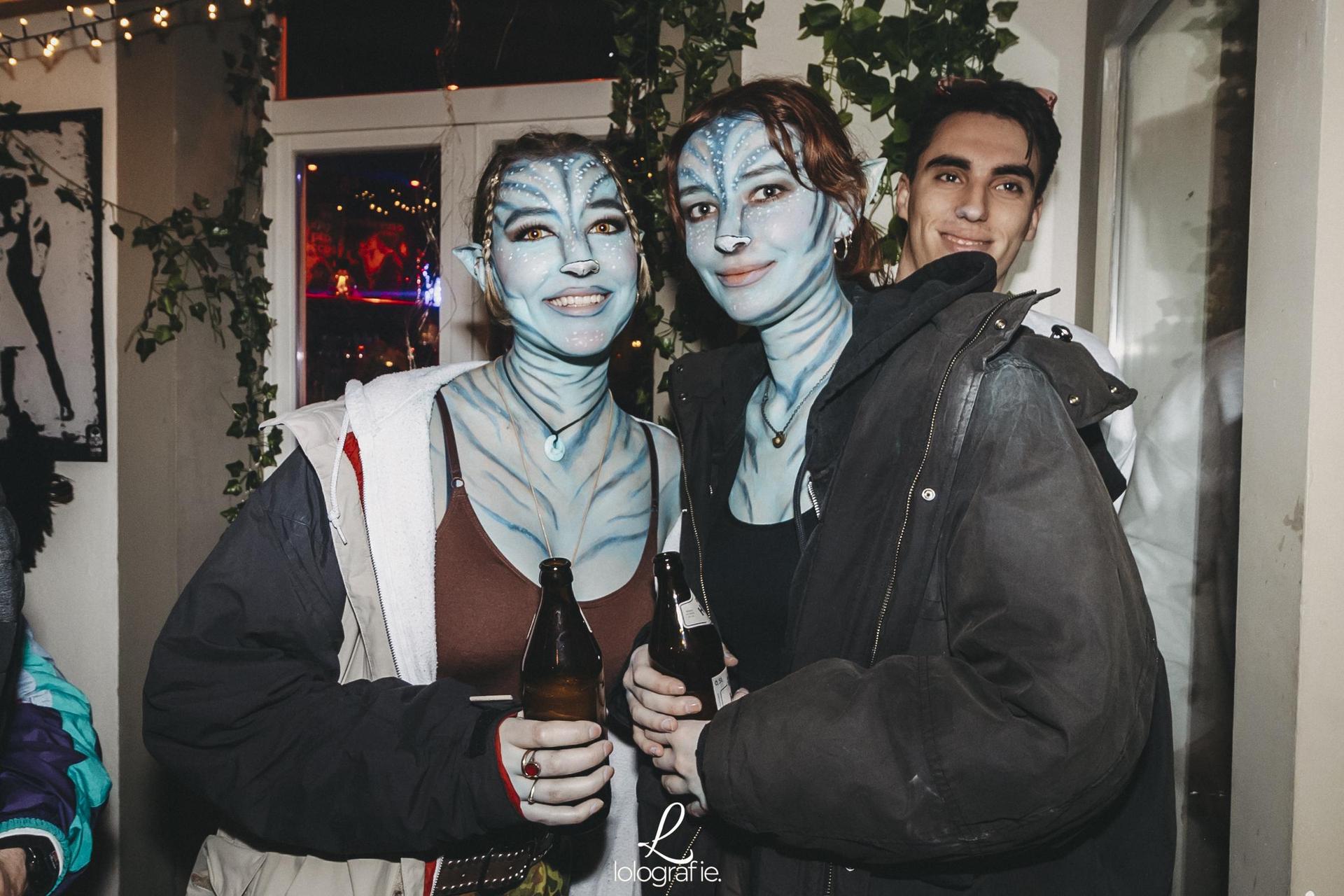 Weiberfasching im UNS, die Fotos.  (Bild: Lolografie)