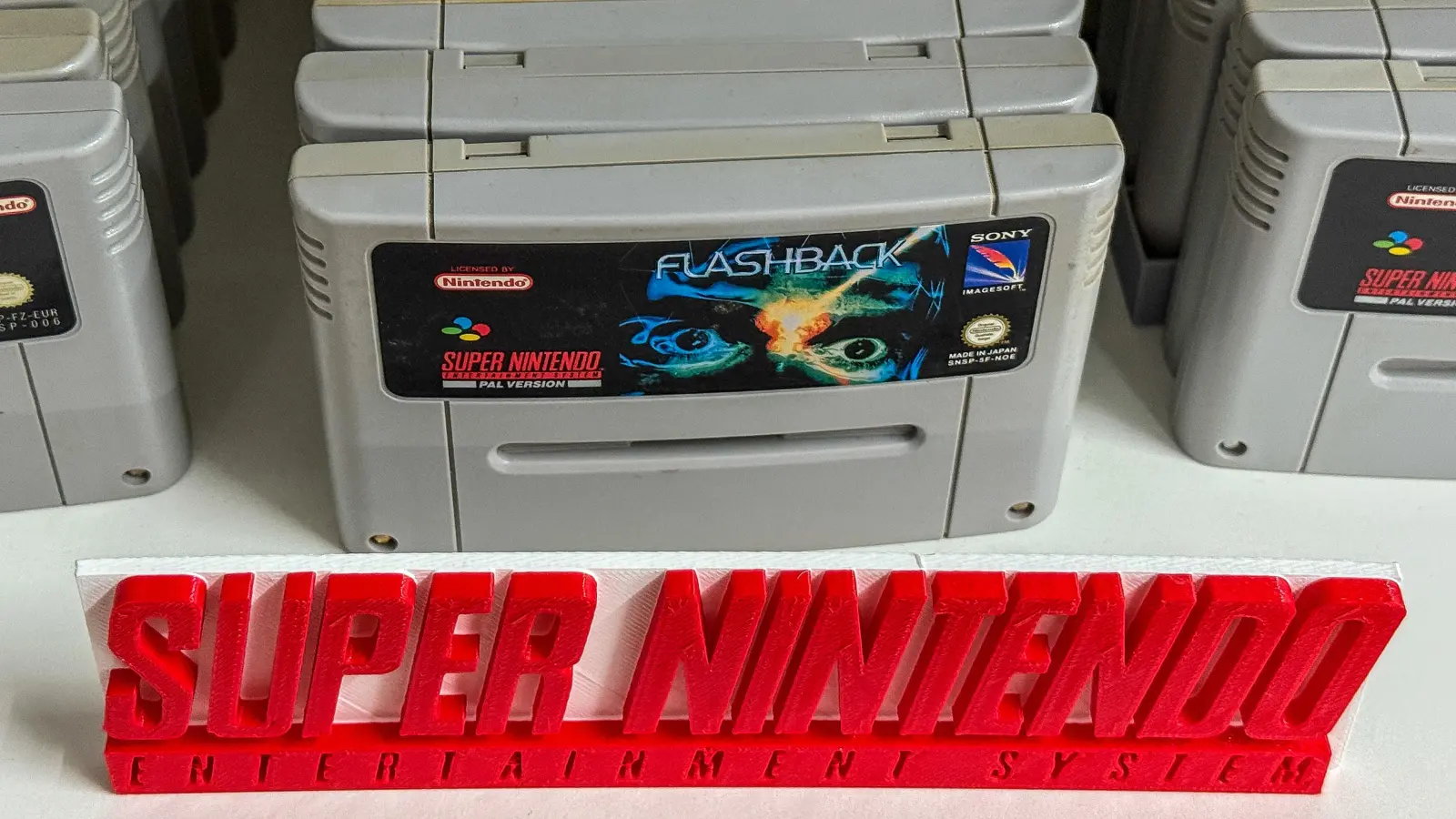 In Amberg gibt es jetzt einen Retro-Laden. Gameboys und Videospiele gehören auch zum Sortiment. (Bild: Wolfgang Steinbacher)