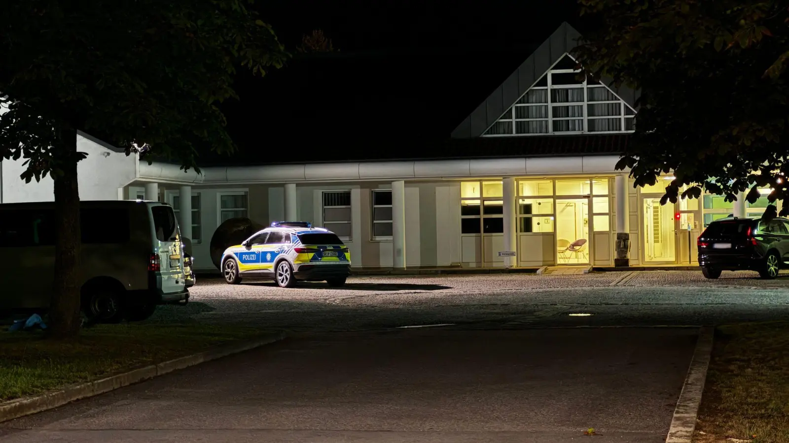 Aus dem Bezirkskrankenhaus im bayerischen Lerchenhaid sind vier Insassen geflohen. (Bild: Hartl/vifogra/dpa)