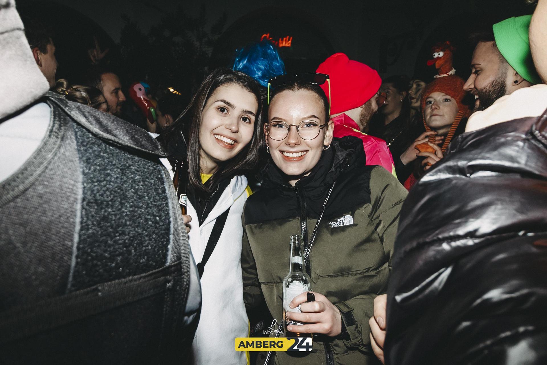 Die Hexennacht wurde auch im Innenhof der Drei Höfe gefeiert. (Bild: Leonie Hartung)