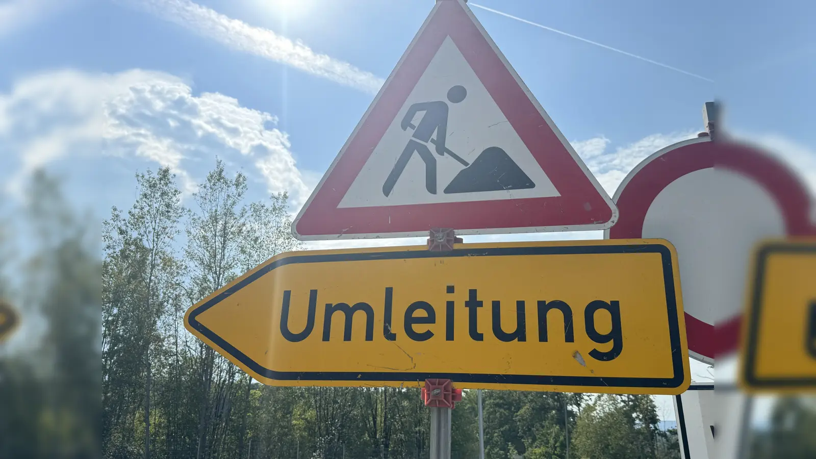 Weil die Brücke Am Eislaufplatz erneuert wird, ist die Straße ab Montag, 23. Juni, für alle Verkehrsteilnehmer gesperrt. (Archivbild: Heike Unger)