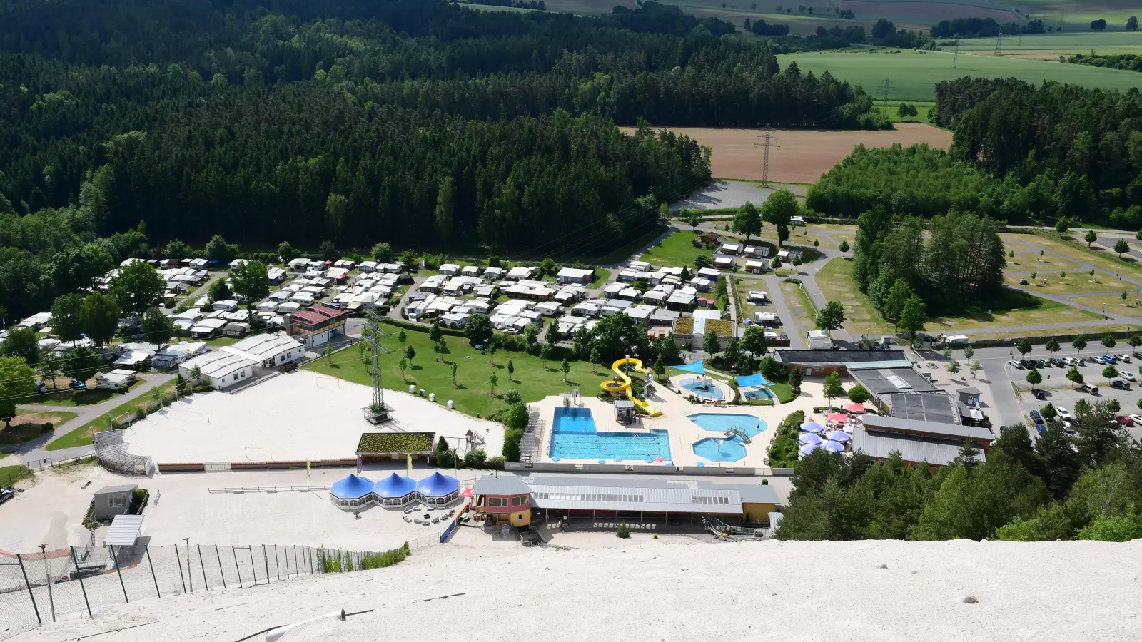 Das Freibad am Monte Kaolino ist ein Anziehungspunkt für Besucher. (Bild: Petra Hartl)