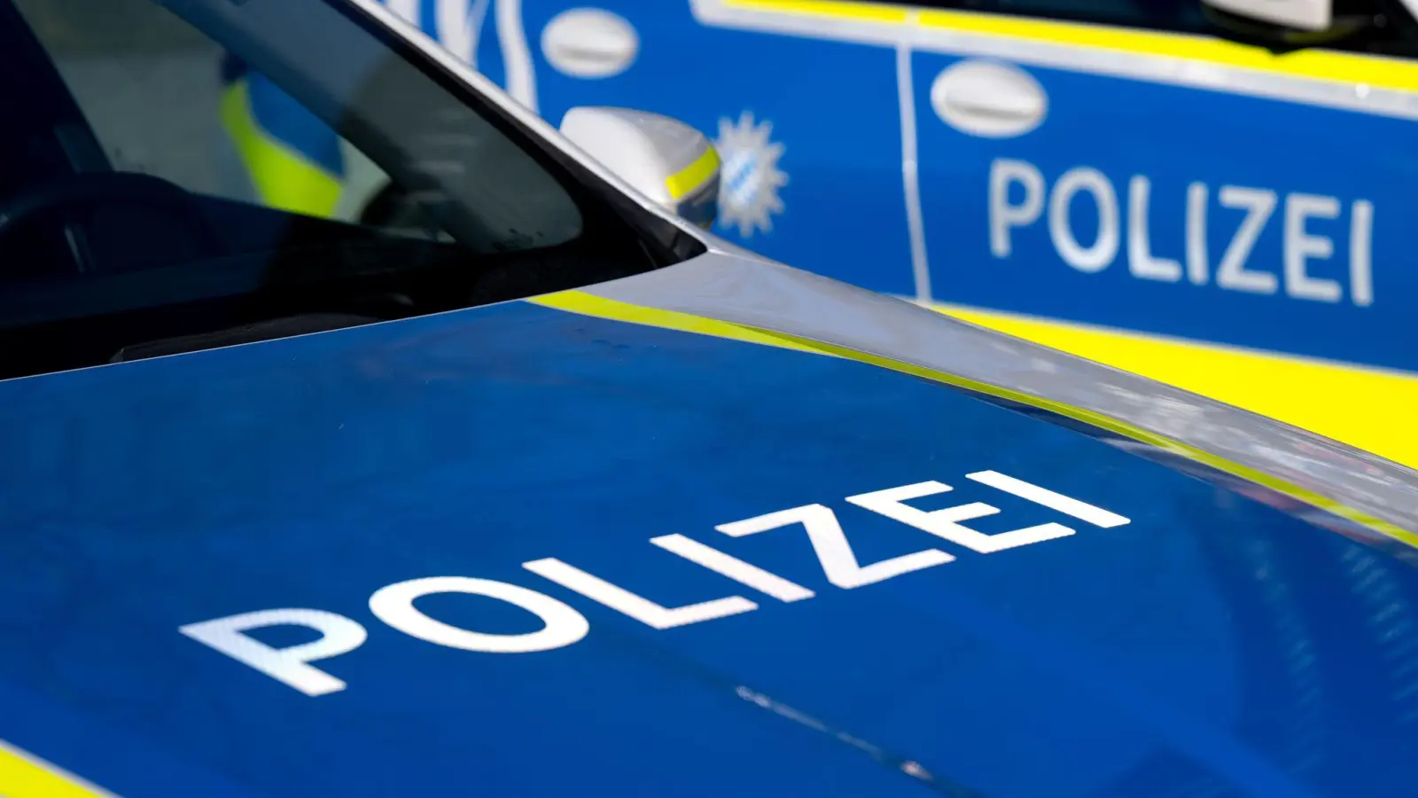 In einer Amberger Asylunterkunft kam es zu einer handgreiflichen Auseinandersetzung zwischen zwei Bewohnern. Die Polizei ermittelt. (Symbolbild: Sven Hoppe/dpa)