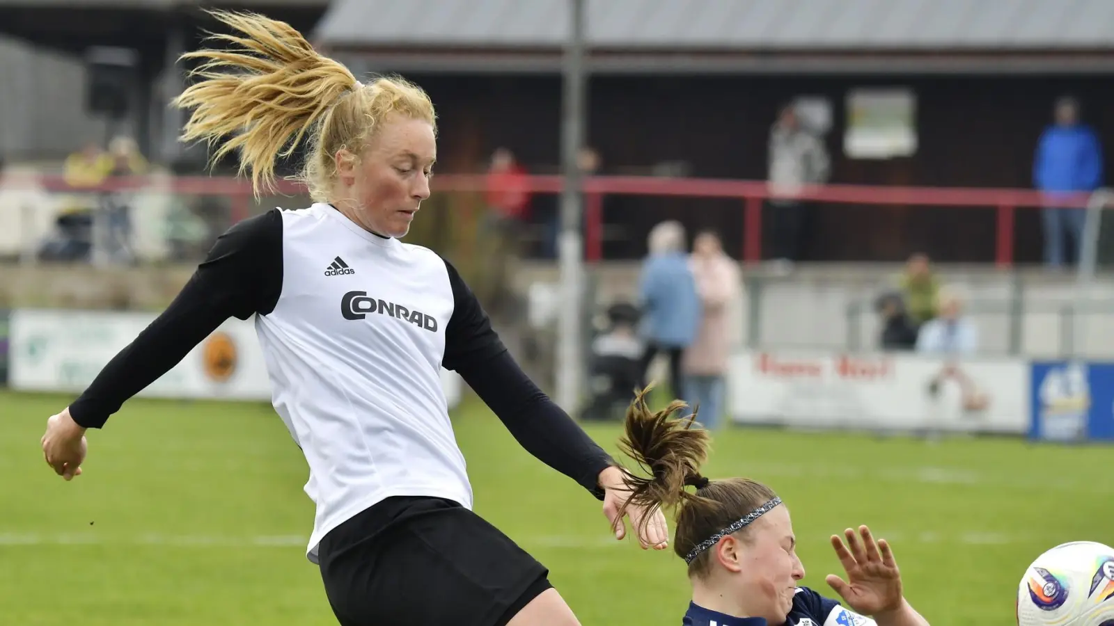 Hinter Anne Wagner (links) und dem TSV Theuern liegt ein erfolgreiches Oster-Wochenende. (Archivbild: Hubert Ziegler)