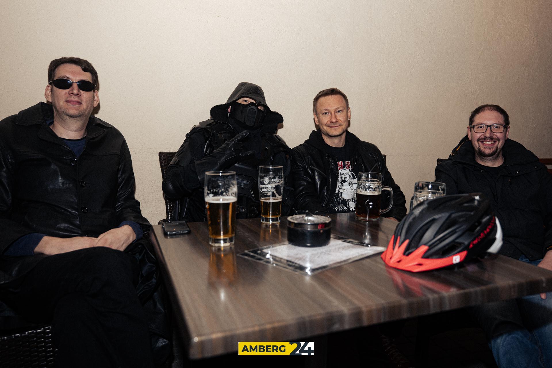 Sweets, Drinks und Metal. Im Void gab's zu Halloween unter anderem einen Kostümwettbewerb. (Bild: David Mueller)
