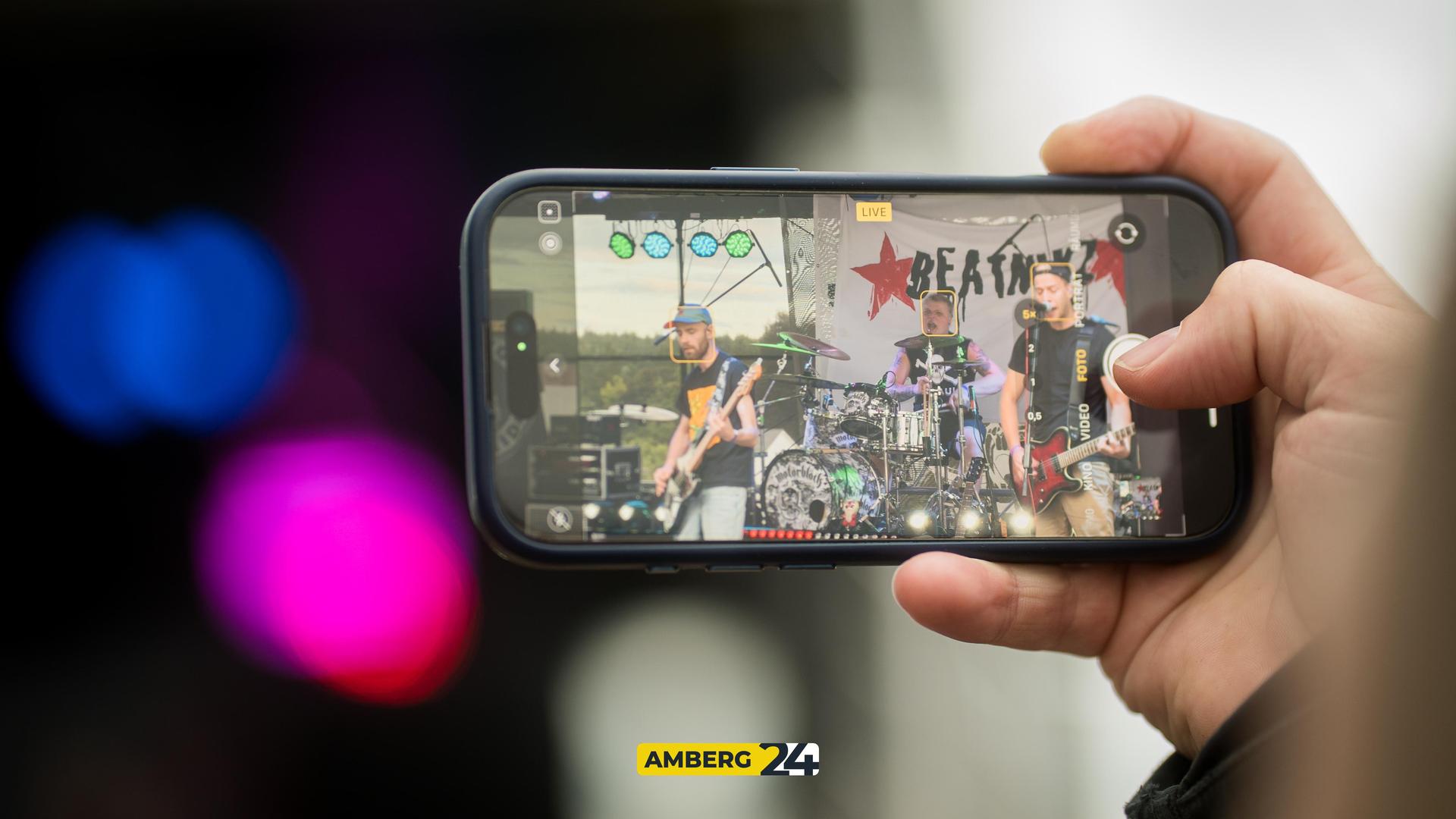 Das sind die Bilder vom Freitagabend vom 2025er-Altstadtfest in Sulzbach-Rosenberg. (Bild: Mario Donhauser)