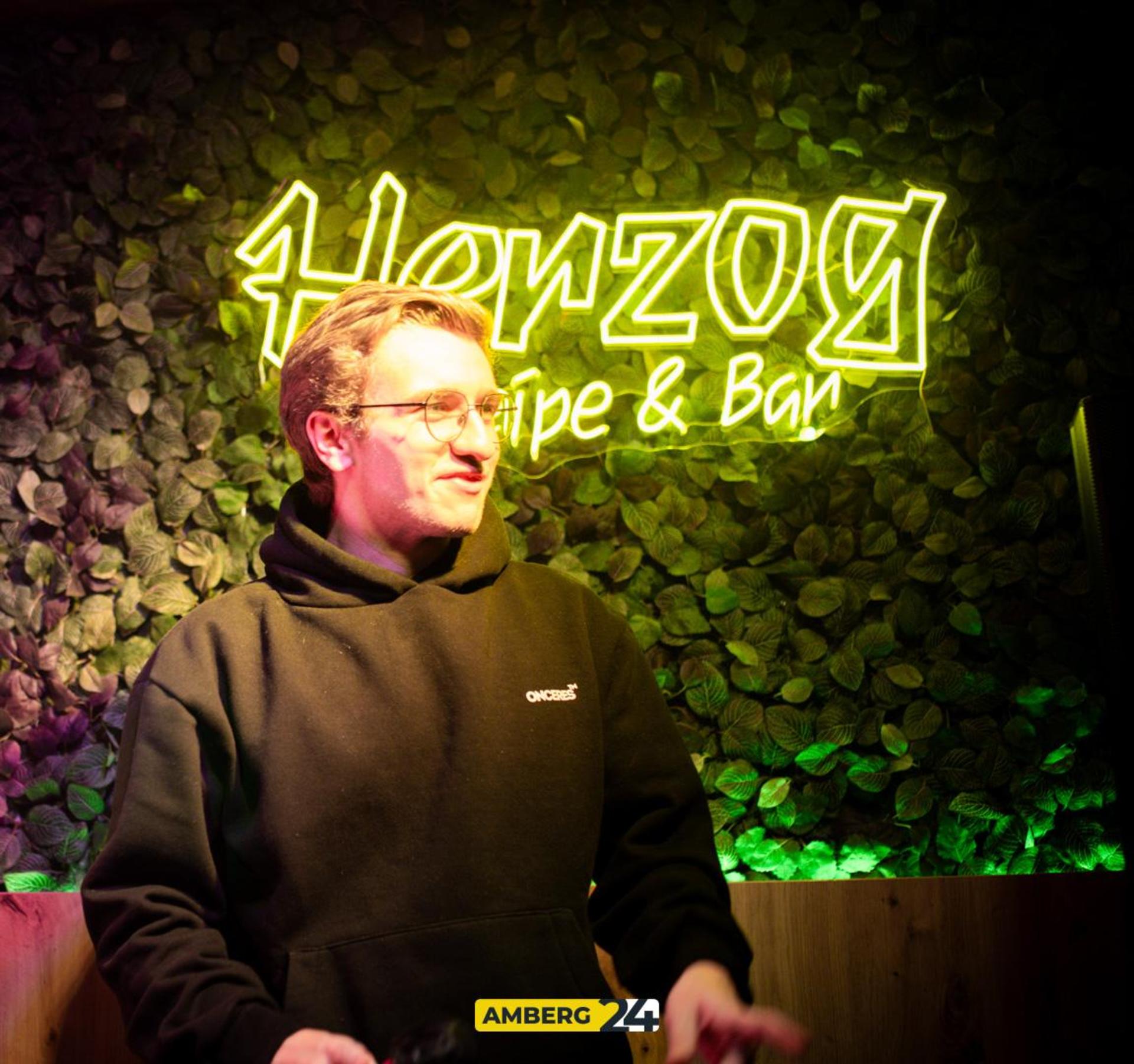 Die Bilder vom Karaoke im Herzog. (Bild: Julia Bär)