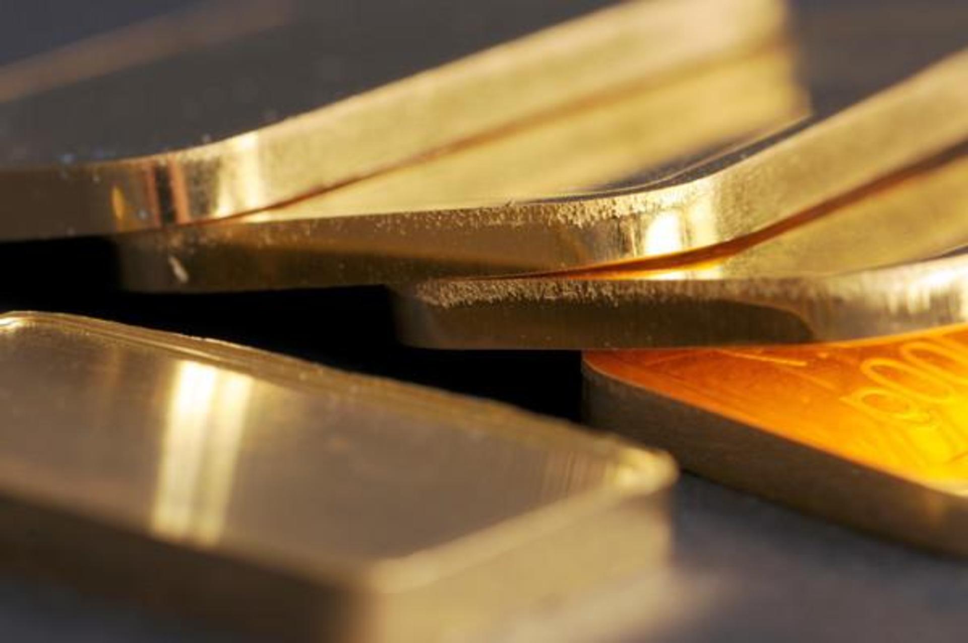 Ein 17-Jähriger verkauft in Amberg einen falschen Goldbarren für 10.000 Euro. Die Polizei ermittelt. (Symbolbild: Wolf von Dewitz/dpa-Zentralbild/dpa-tmn)