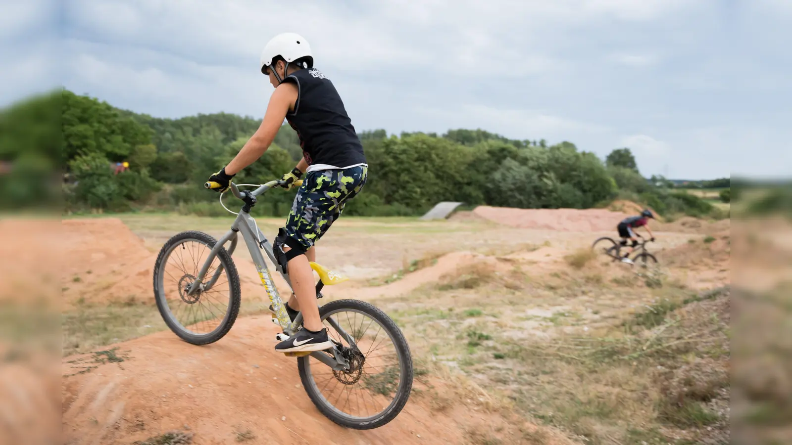 Auch die Kleinsten geben im Dirtpark Hirschau schon Vollgas!  (Bild: Gube, Marina)