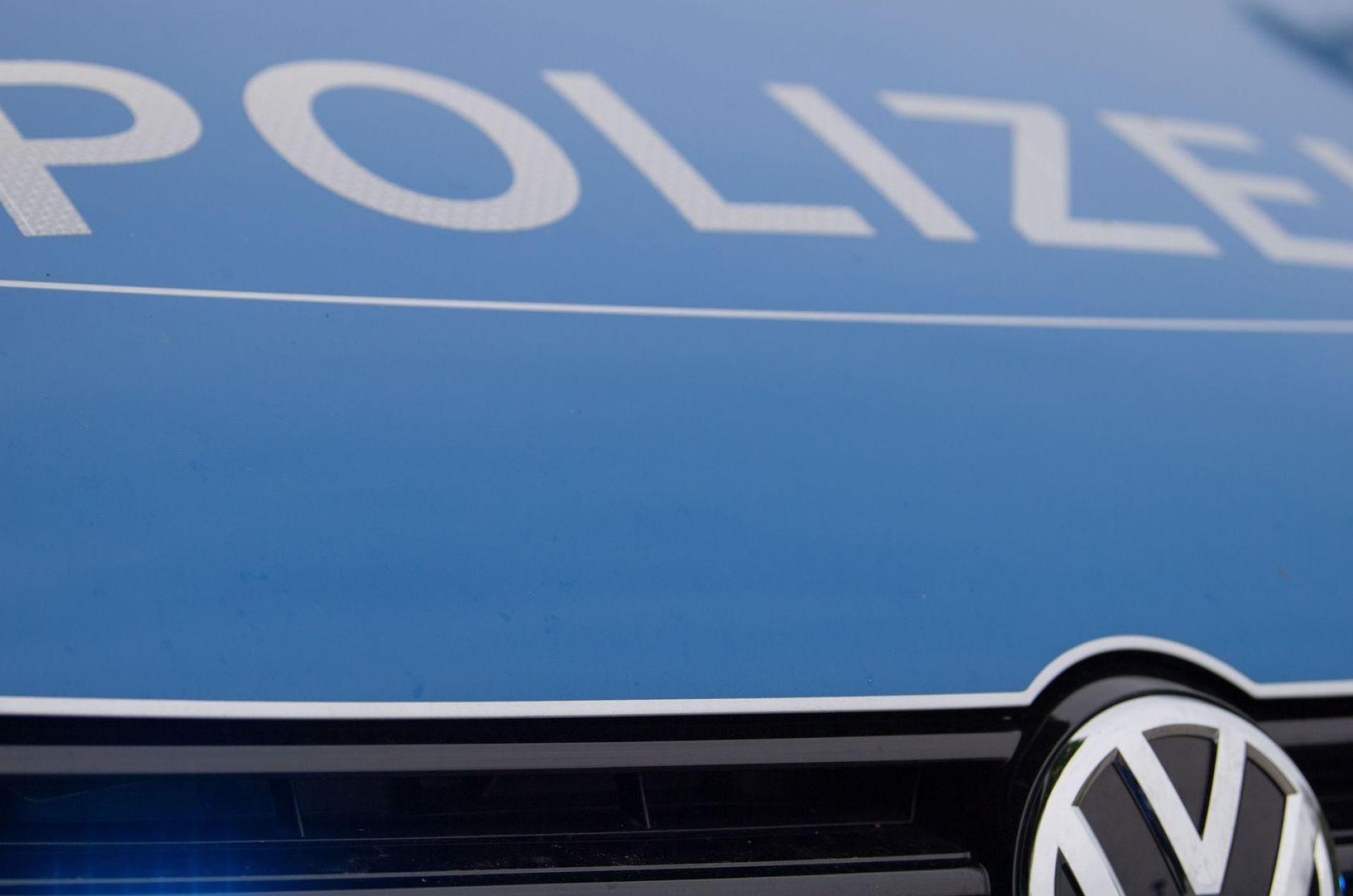 Ein 29-Jähriger übersieht in Amberg die Vorfahrt eines anderen Fahrzeugs. Es kommt zum Zusammenstoß, beide Fahrer bleiben unverletzt. (Symbolbild: Petra Hartl)