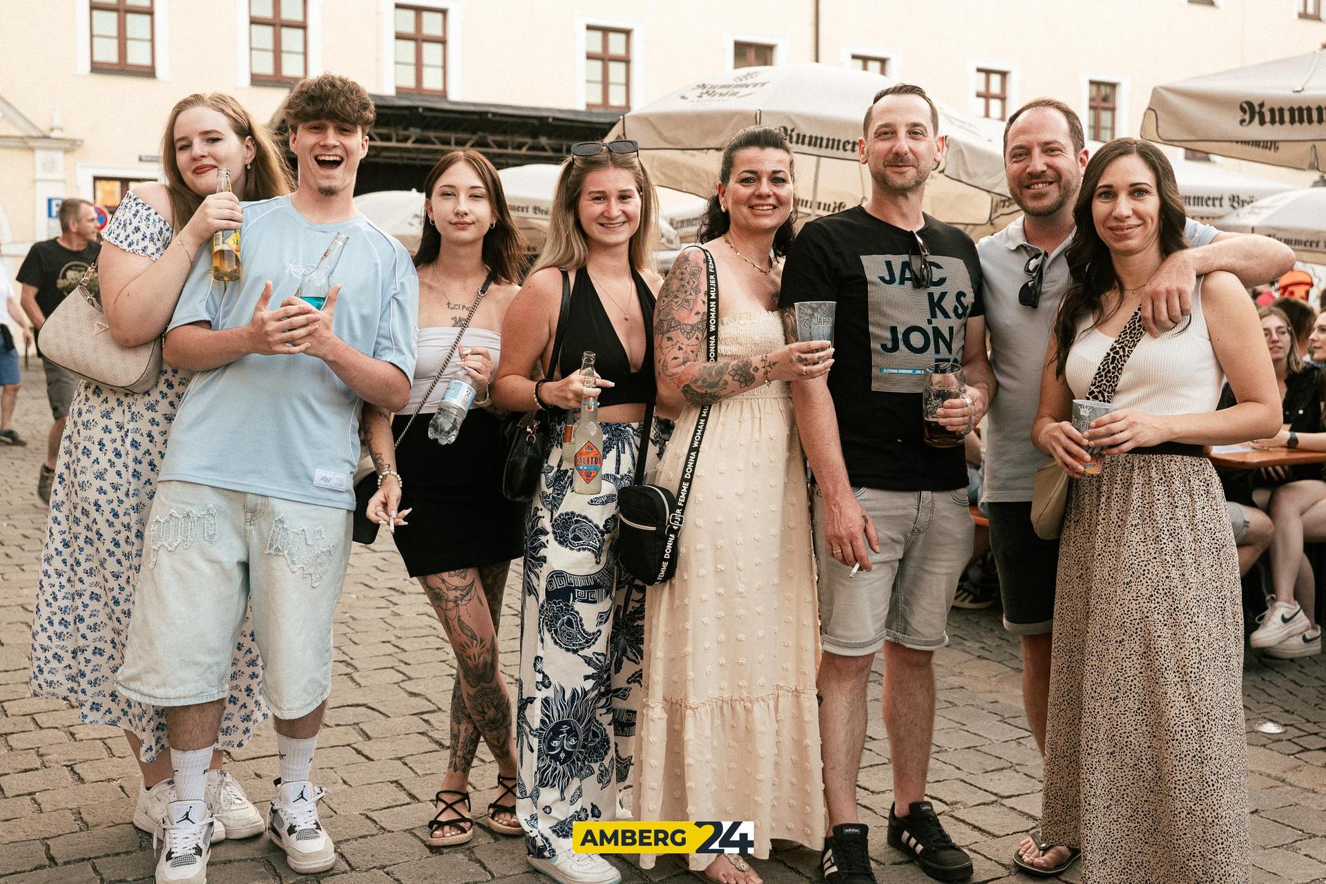 Partystimmung pur gab's auch auf dem Malteserplatz! (Bild: David Mueller)