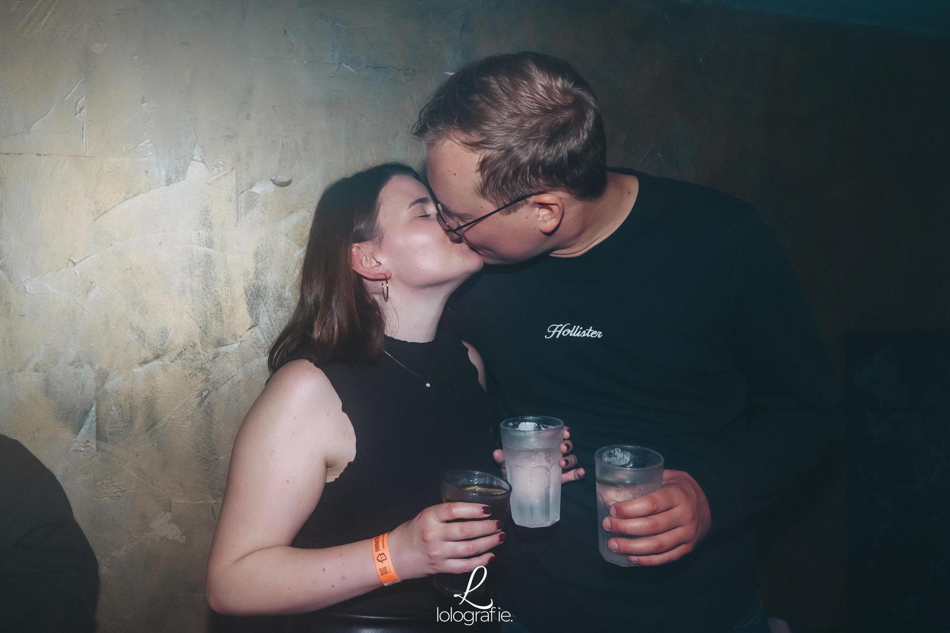 80's, 90's und 2000er: Die Fotos von Amberg tanzt im Trio. (Bild: Leonie Hartung)