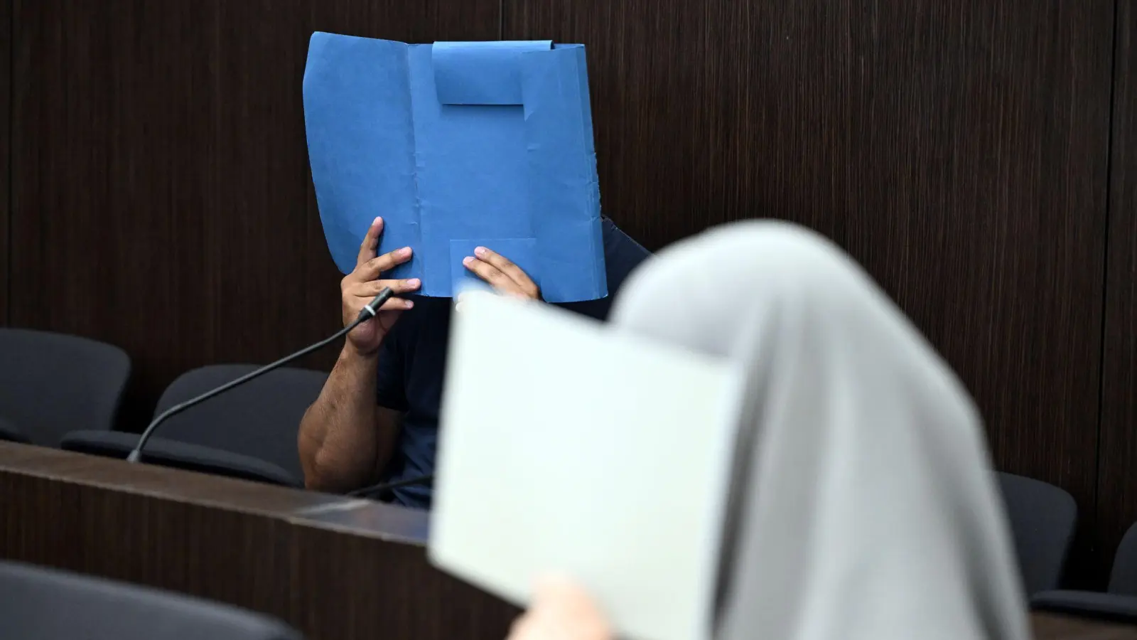 Gericht stellt islamistischem Tiktok-Star drei Jahre Haft in Aussicht. (Bild: Federico Gambarini/dpa)