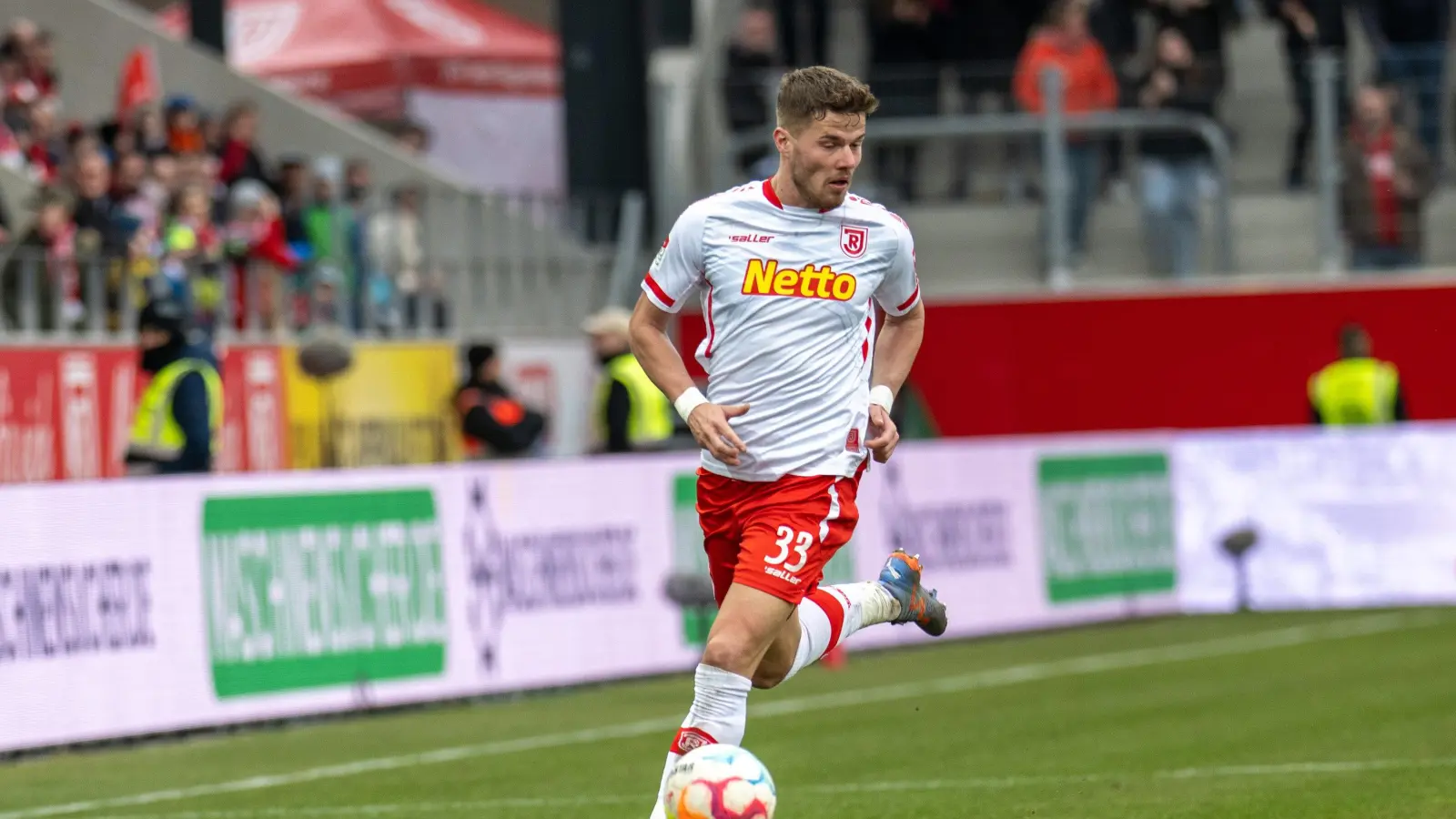 Jan Elvedi wurde am Mittwoch bereits beim 1. FC Kaiserslautern als Neuzugang vorstellt. (Bild: Ulrich Gamel/dpa)