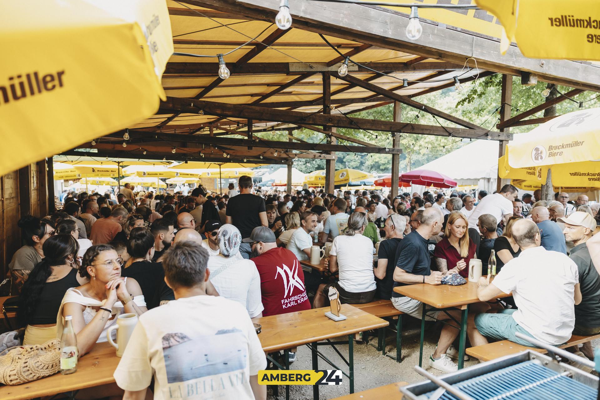 Fotografin Lolo war für euch auf dem Bergfest in Amberg unterwegs. (Bild: Lolografie/ Leonie Hartung)