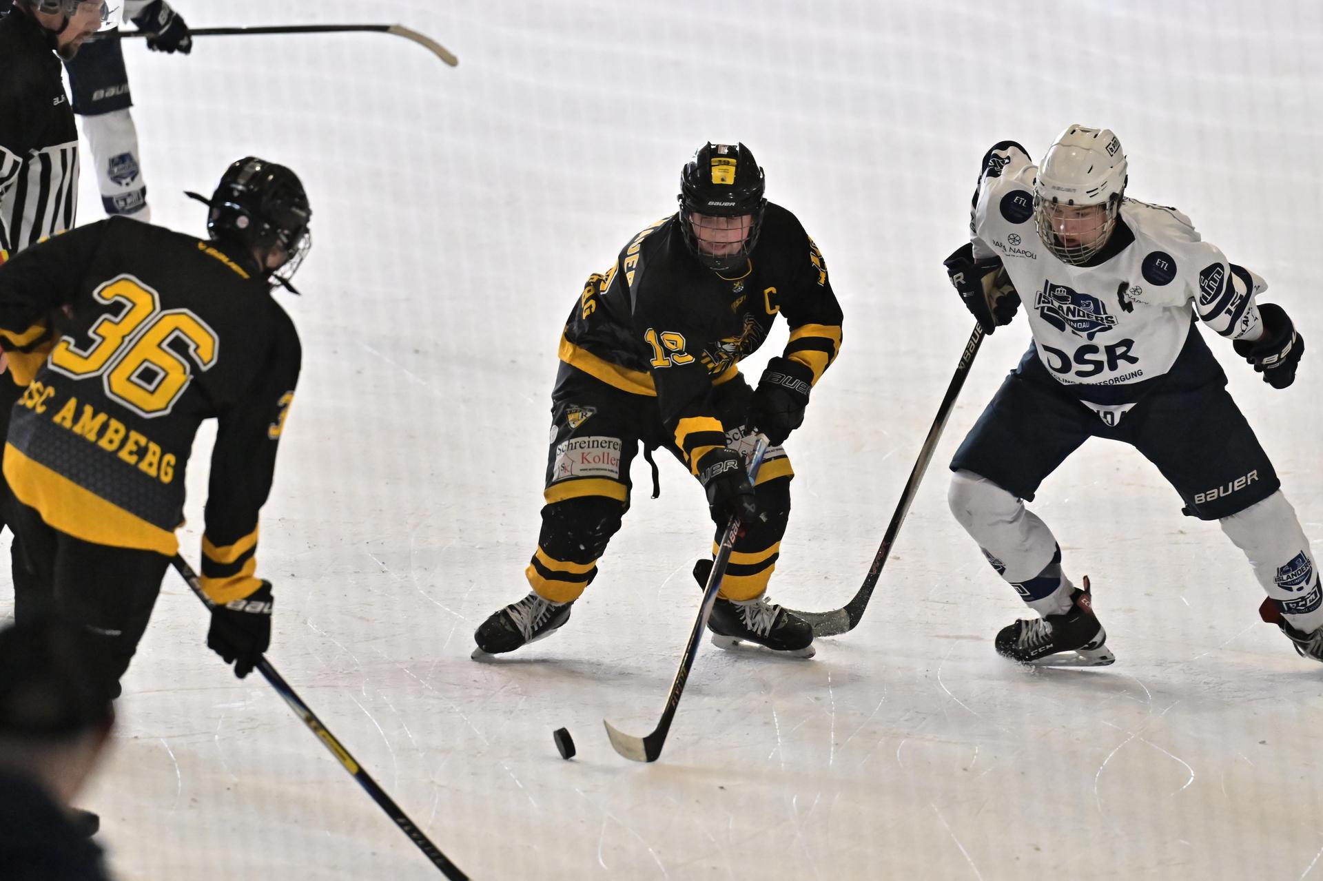Eishockey Landesliga-Meisterschaft der U17 mit ERSC Amberg.  (Bild: Hubert Ziegler)