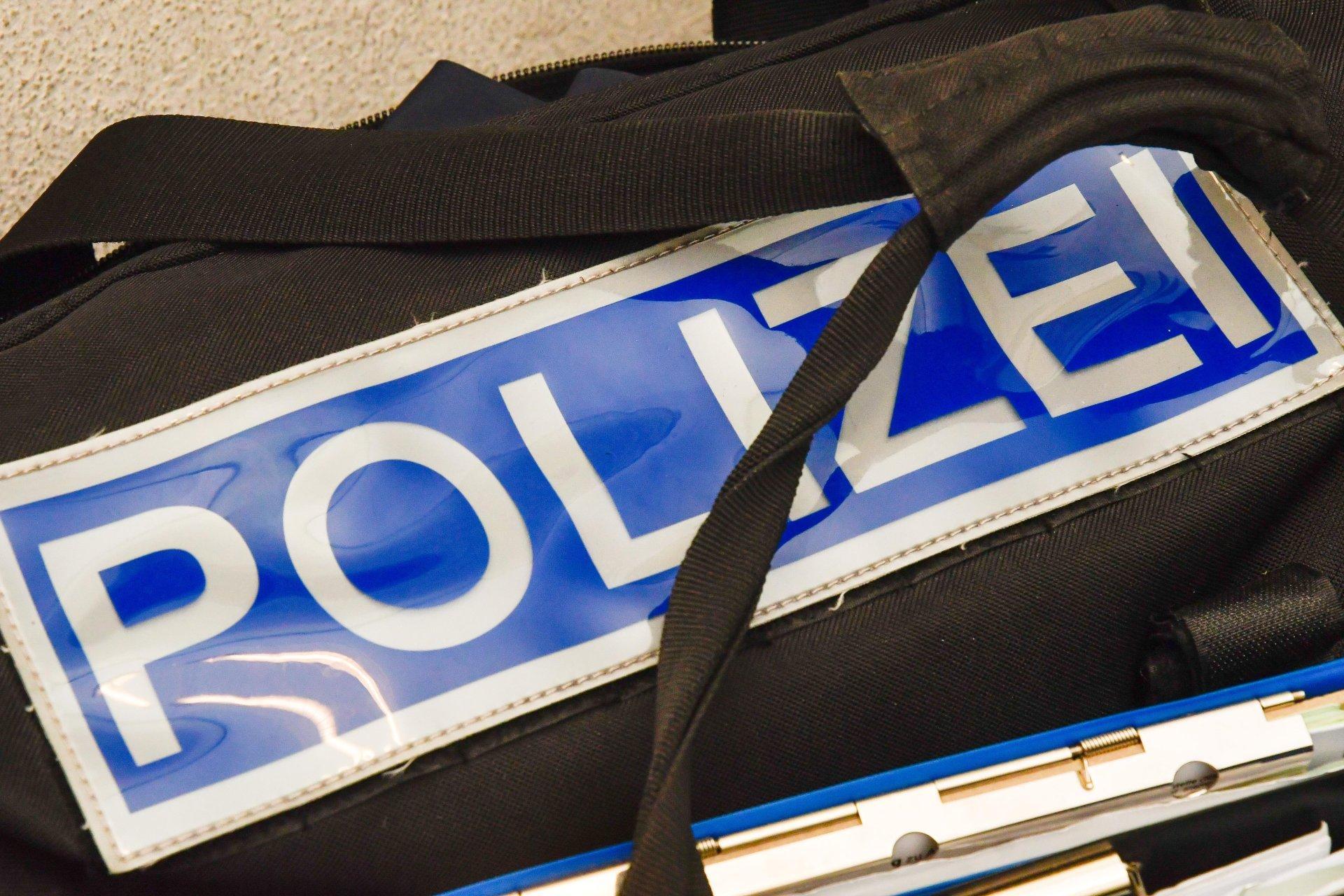 Die Polizei in Sulzbach-Rosenberg sucht Zeugen zu einer Unfallflucht, die sich in Weigendorf ereignet hat. (Bild: Petra Hartl)