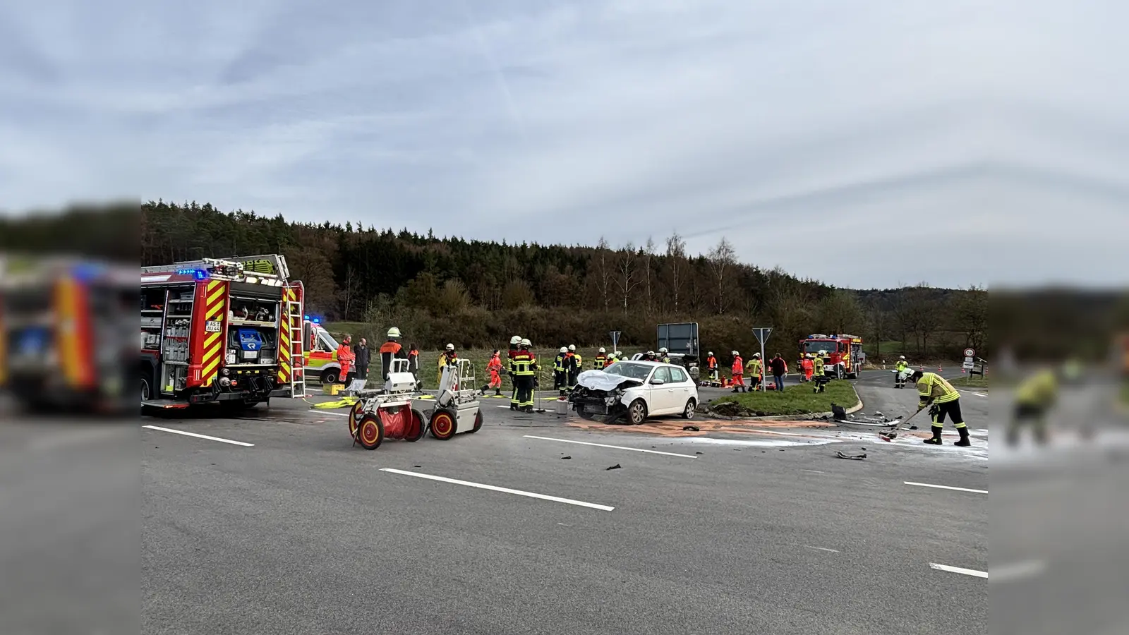 Zwei PKW kollidierten auf der B85 bei Königstein.<br> (Bild: Jürgen Leißner)