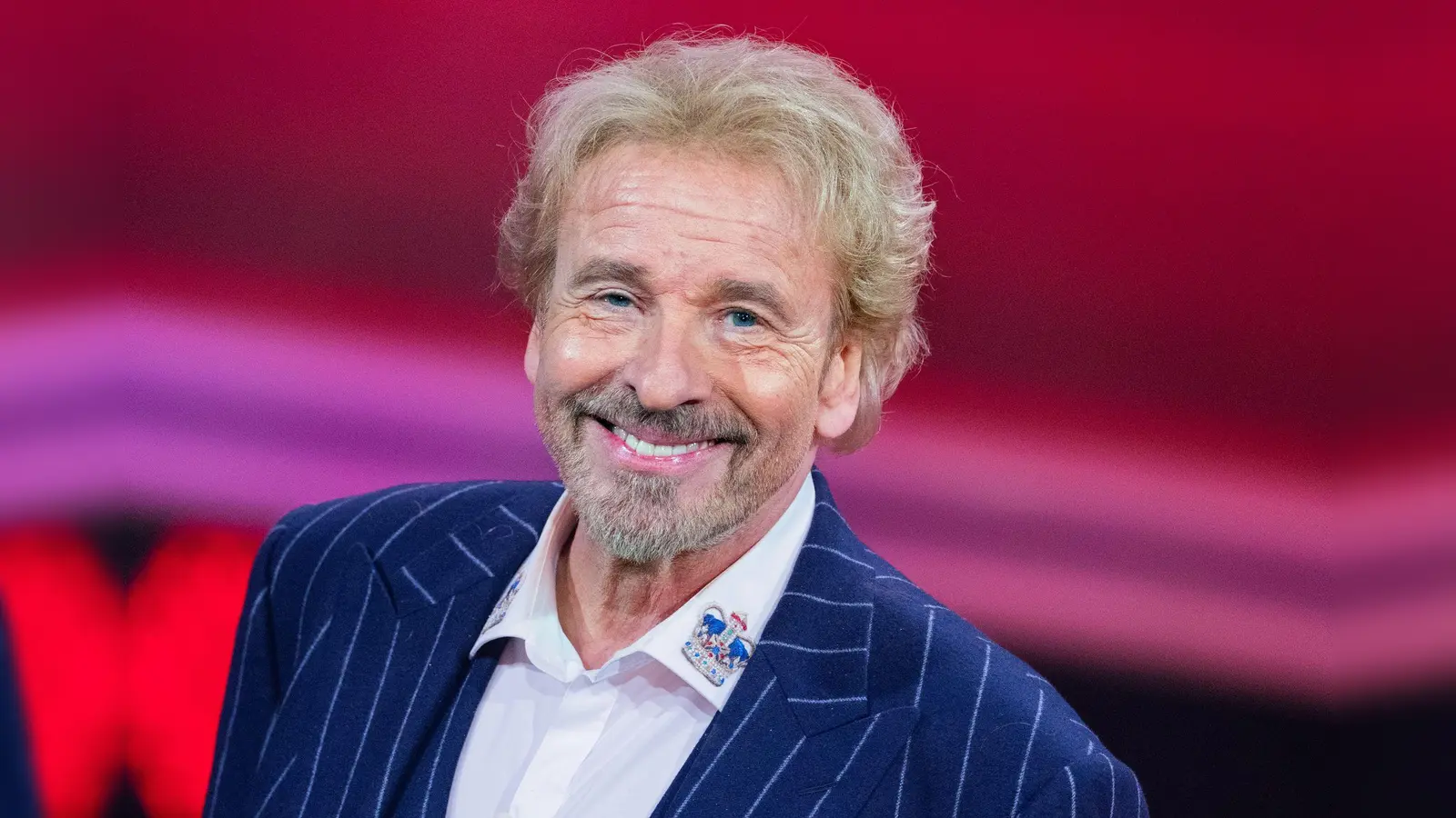 Thomas Gottschalk hat jahrelang „Wetten, dass..?“ moderiert. (Archivbild) (Bild: Rolf Vennenbernd/dpa)