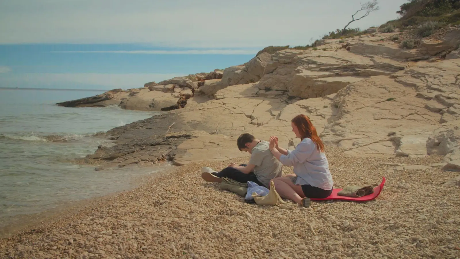 Ziel der Show ist, dass die Teilnehmer ihre Unschuld verlieren. (Bild: -/Channel 4/dpa)