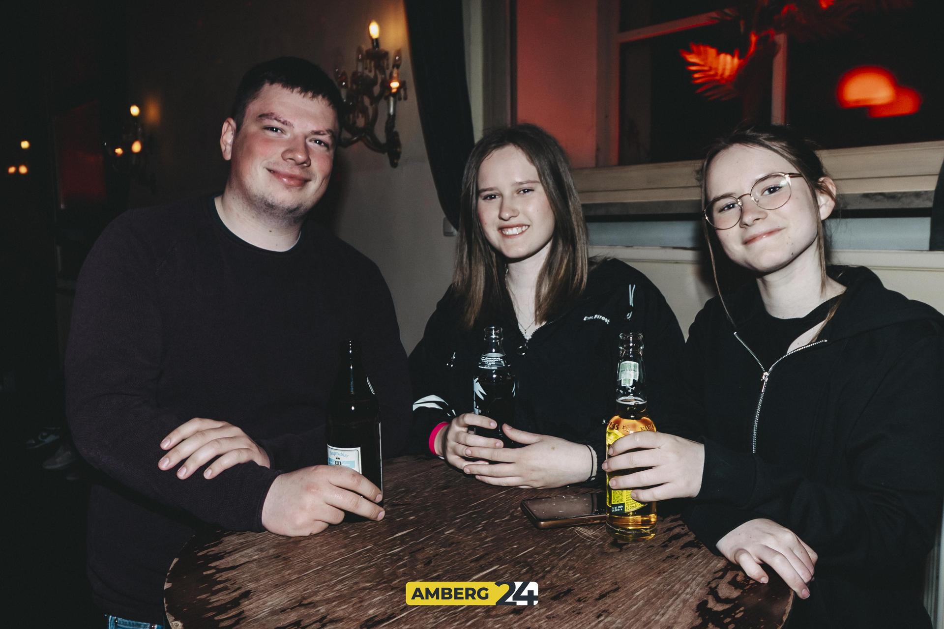 Die FOS/BOS hat zur Q-Party ins Casino eingeladen. Das sind die Bilder.  (Bild: Lolografie)