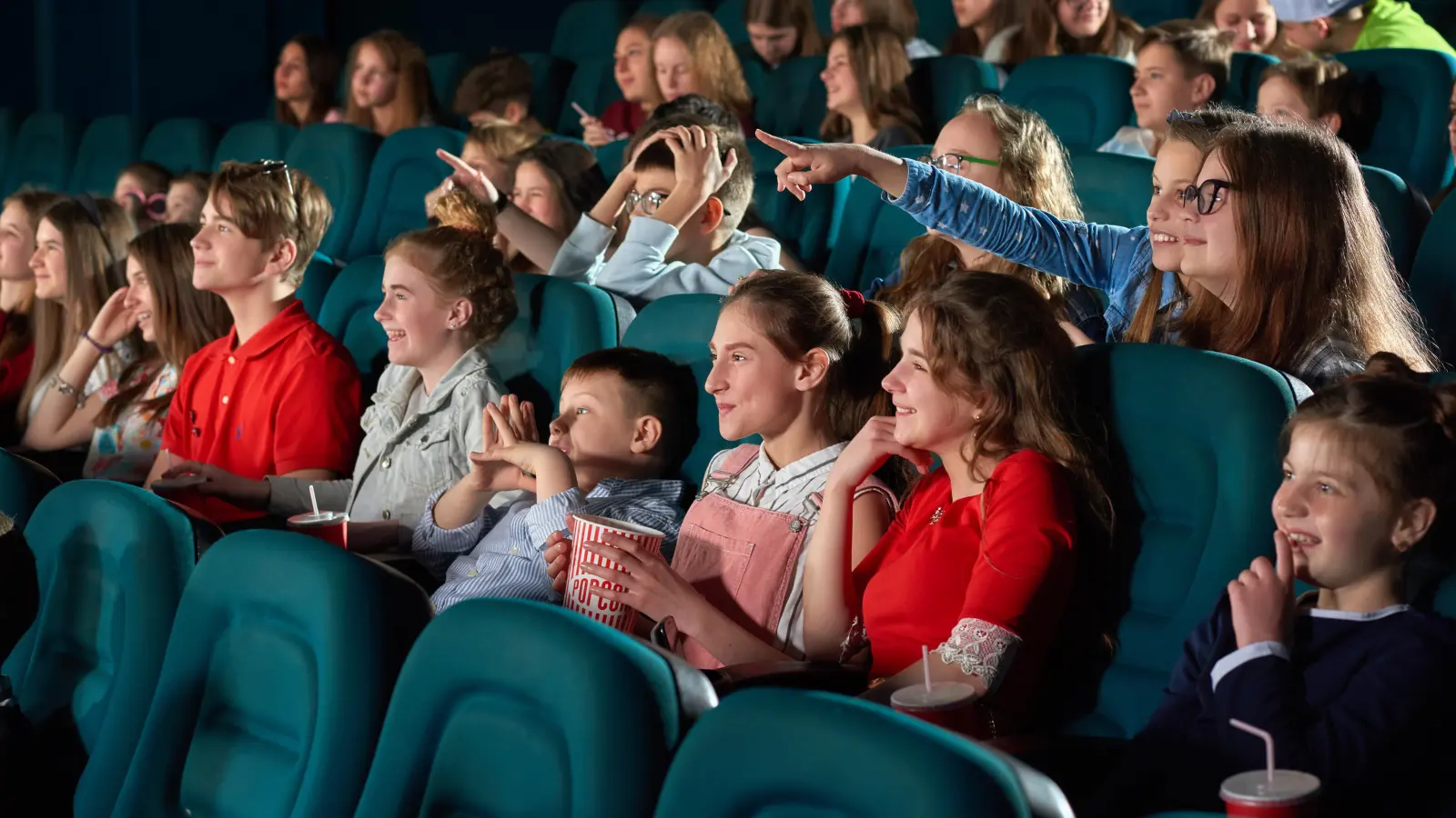 Von 31. März bis 11. April sind wieder die Schulkinowochen in Bayern. Auch das Cineplex in Amberg macht mit. (Symbolbild: serhiibobyk - stock.adobe.com)