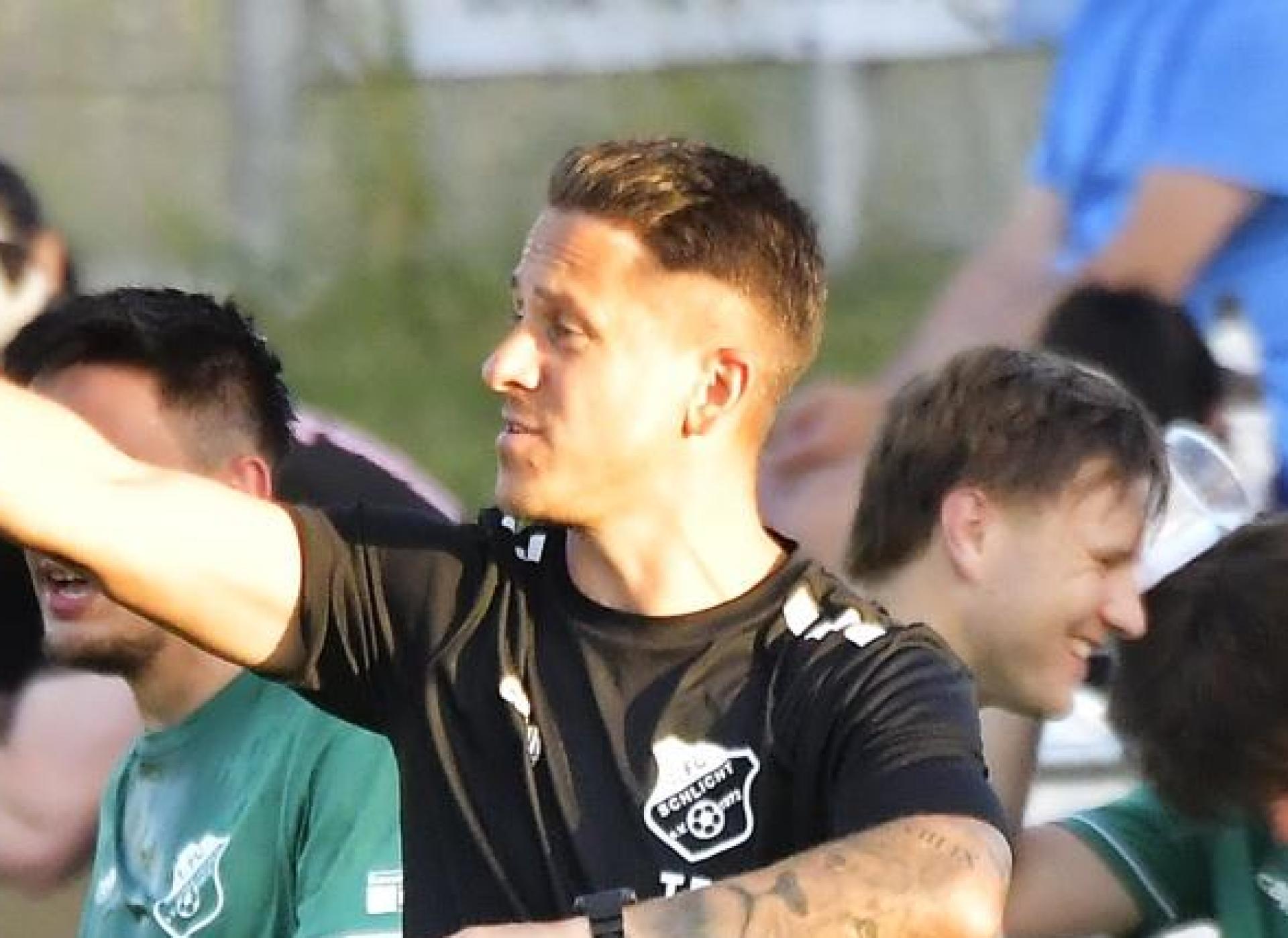 Trainer Sven Seitz gibt beim 1. FC Schlicht keine Kommandos mehr. (Bild: Hubert Ziegler)