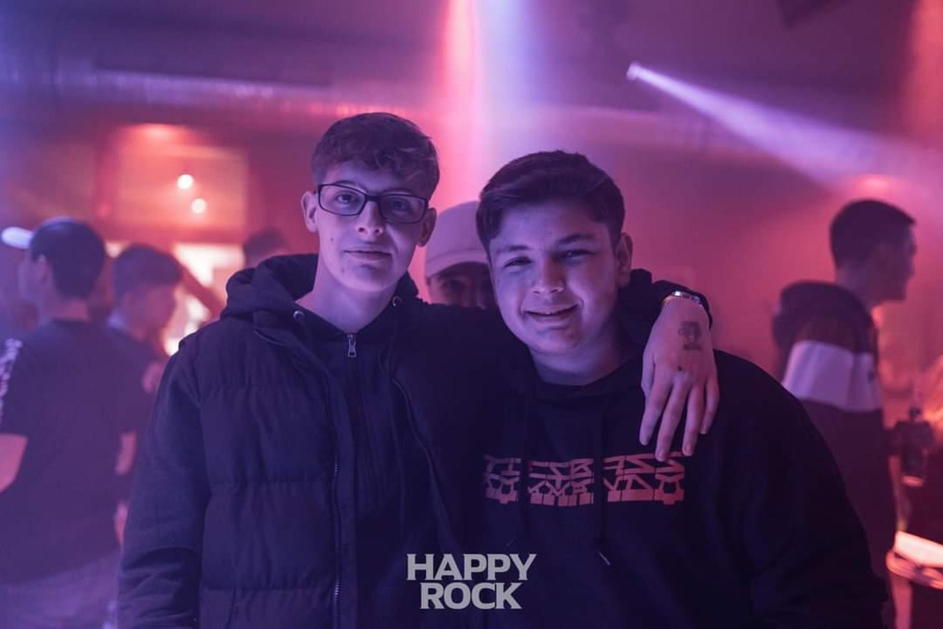 Kinkerlitzchen im Happy Rock. Feiern ab 16 bis die Wolken wieder lila sind dank Muttizettel! (Bild: Martin Sponsel)