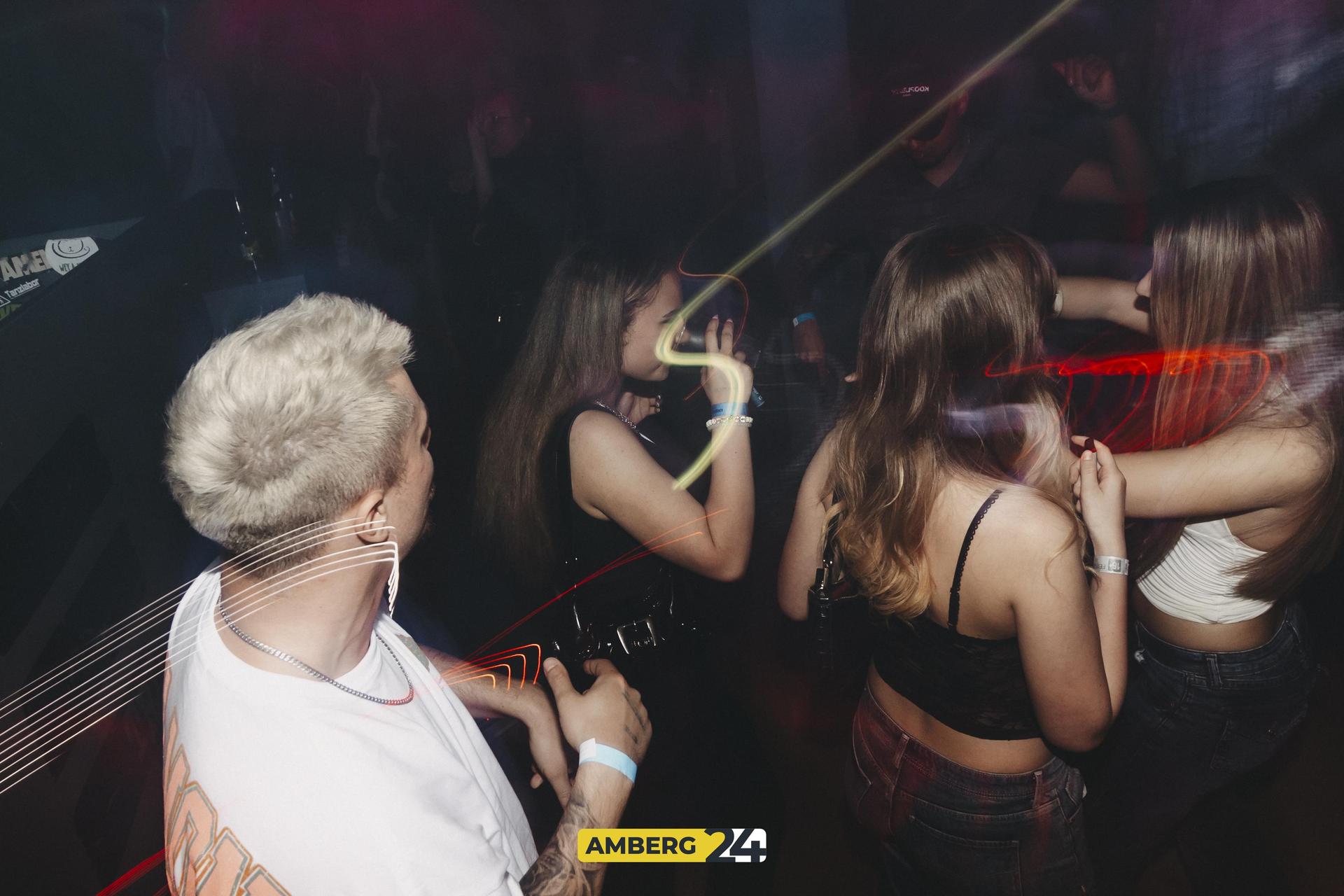 Hiphop und 2010er liefen am Samstag im Trio – und ihr durftet ab 16 mitfeiern. (Bild: Lolografie)