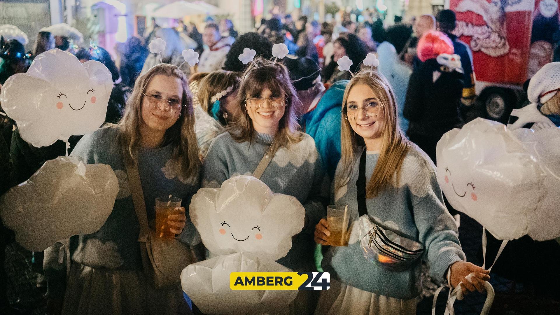 Die Bilder der Amberger Hexennacht vom Marktplatz. (Bild: Mario Donhauser)