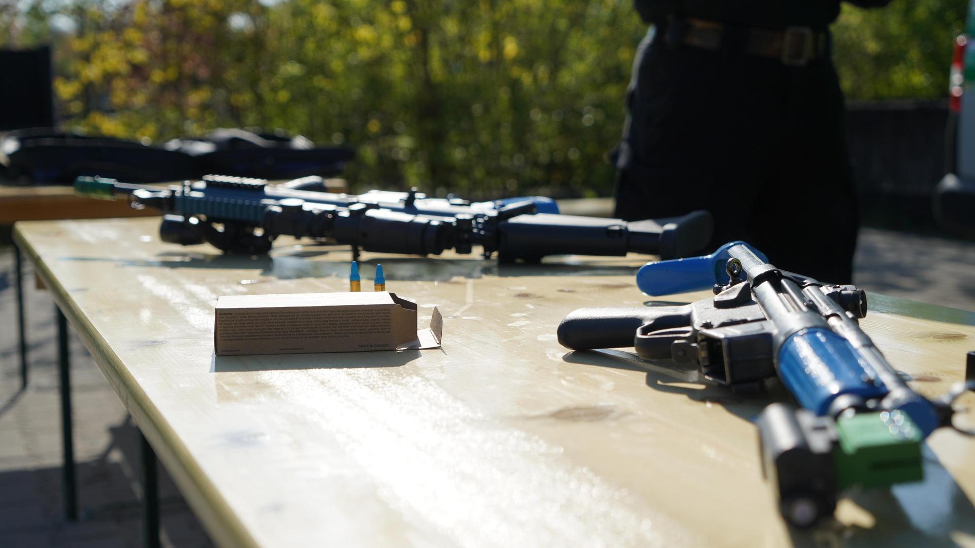 Bei der Übung wurden keine echten, sondern Laserwaffen verwendet.  (Bild: mcl)