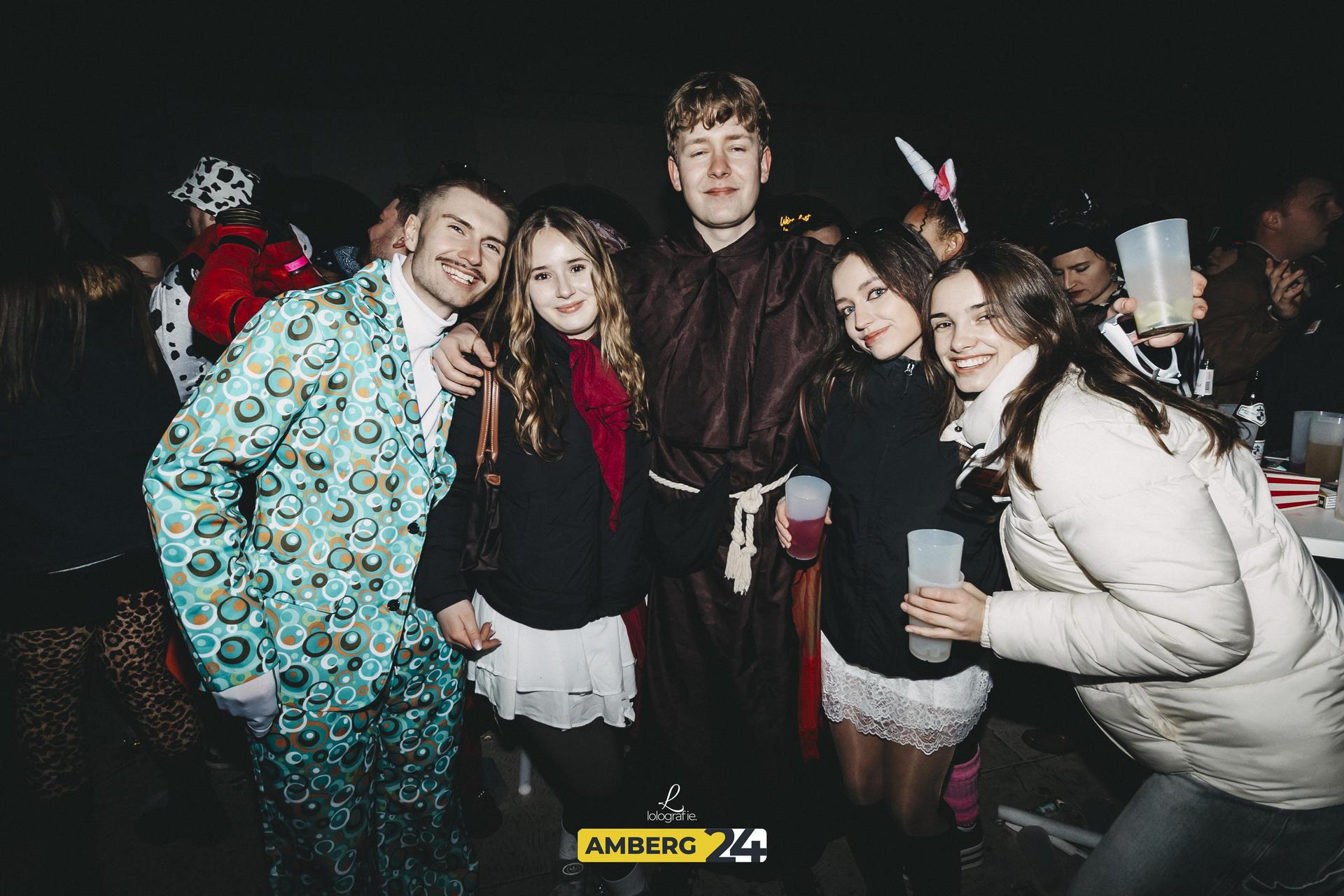 Die Hexennacht wurde auch im Innenhof der Drei Höfe gefeiert. (Bild: Leonie Hartung)