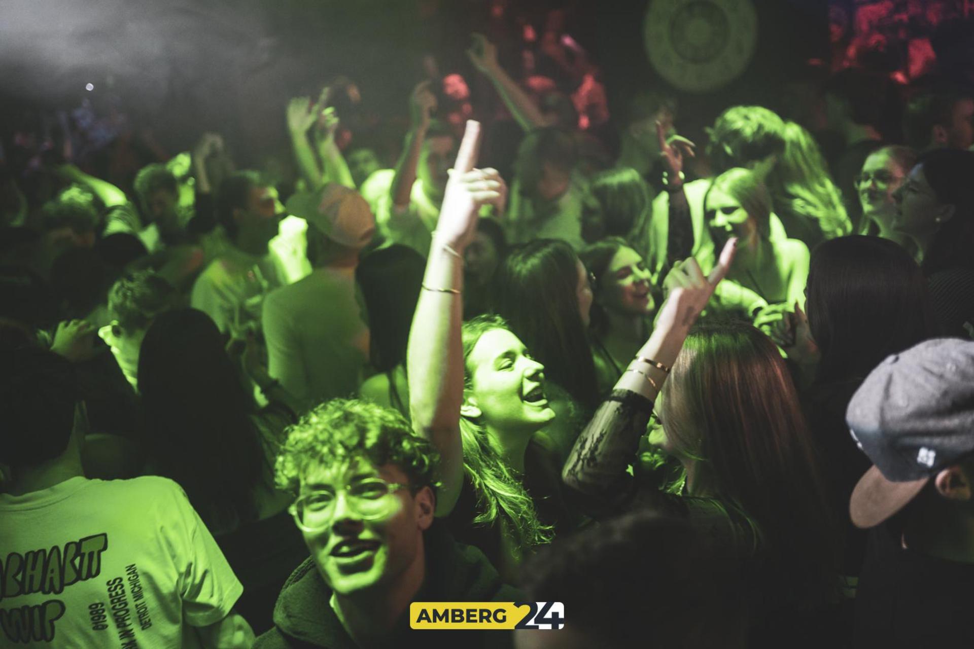 Party am 1. Weihnachtsfeiertag im Happy Rock.  (Bild: Martin Sponsel)