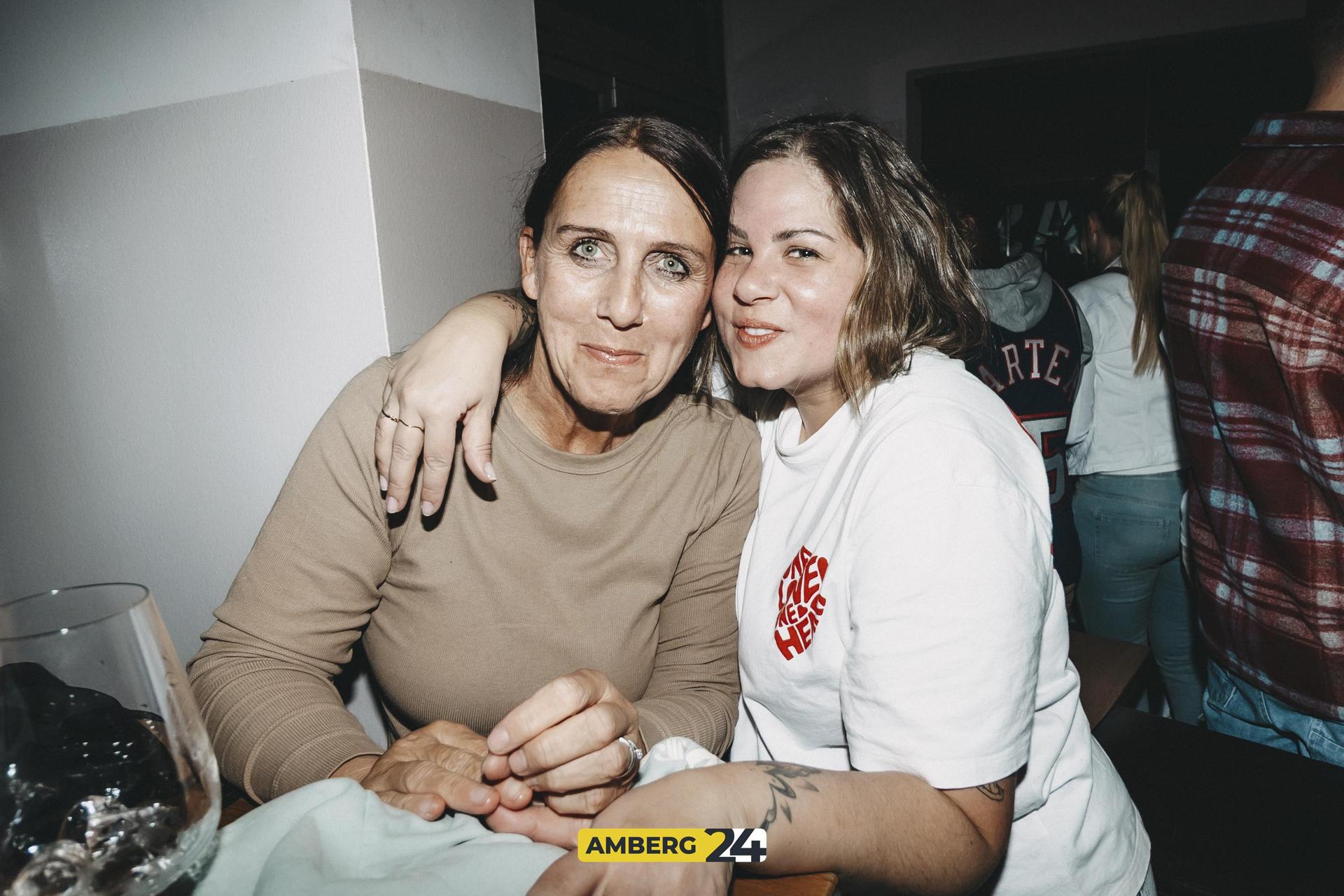 Im Colomba gab es am Samstag wieder etwas zu feiern. Die Club Rotation brachte die besten Hits seit den 90ern in die Bar. (Bild: Lolografie)