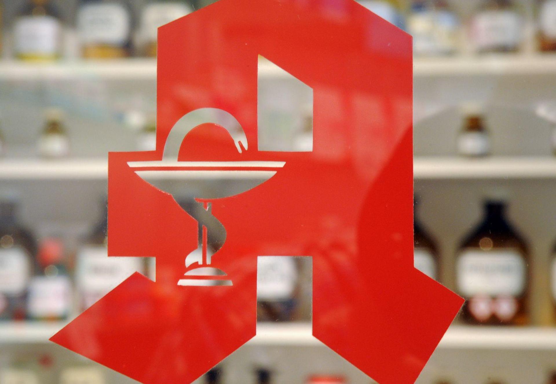 Nun will dm auch Apotheken Konkurrenz machen. (Archivbild) (Bild: Uli Deck/dpa)