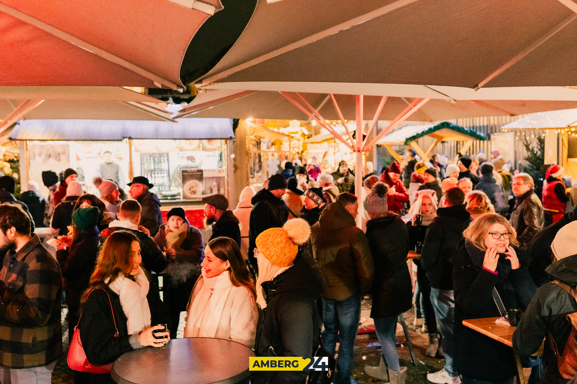Bilder vom Amberger Weihnachtsmarkt. (Bild: Laura Kopold )