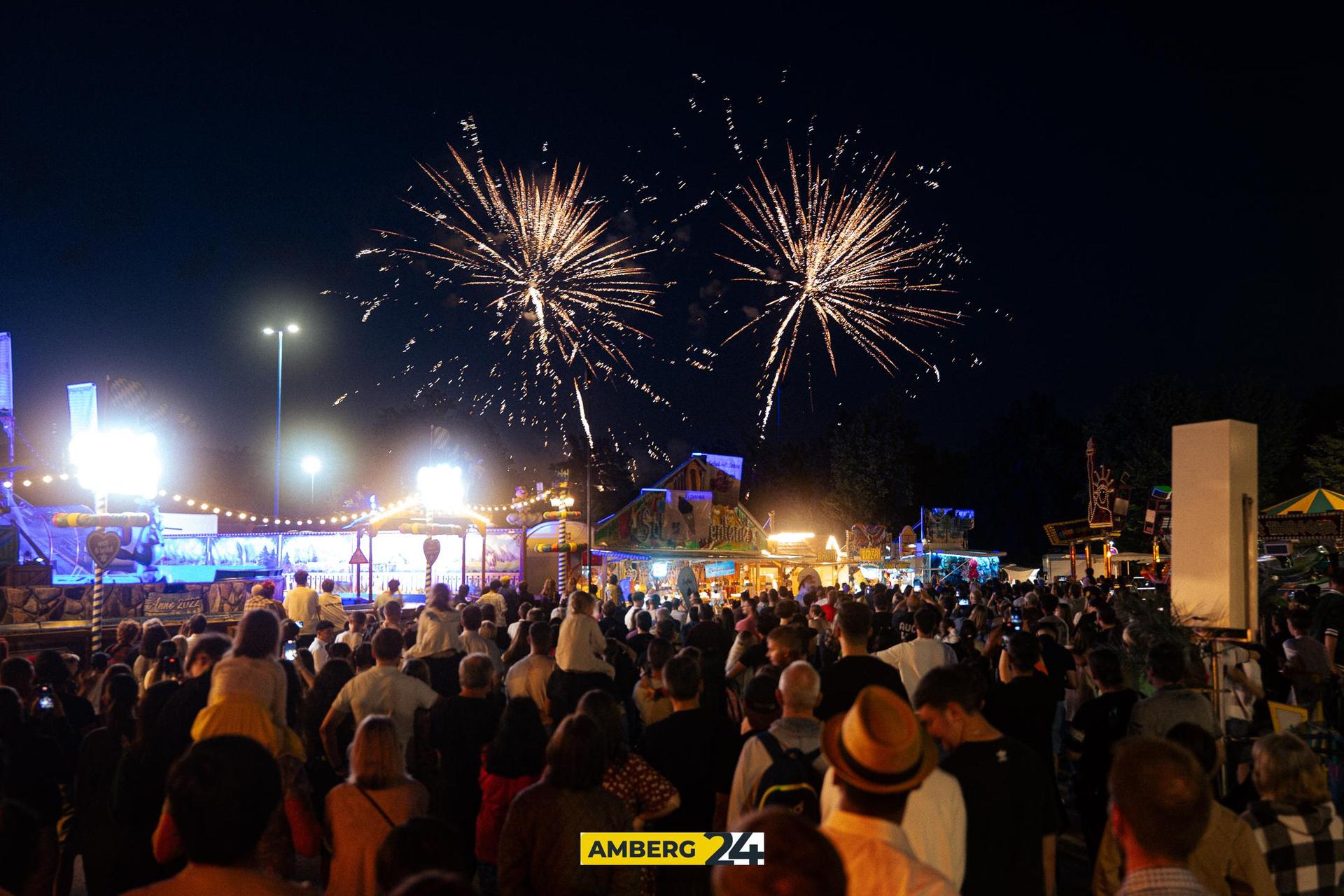 Am zweiten Dult-Freitag haben die „Bärntreiber” mit euch Party gemacht. Fotograf David war für uns unterwegs und hat die Stimmung festgehalten. (Bild: David Mueller)