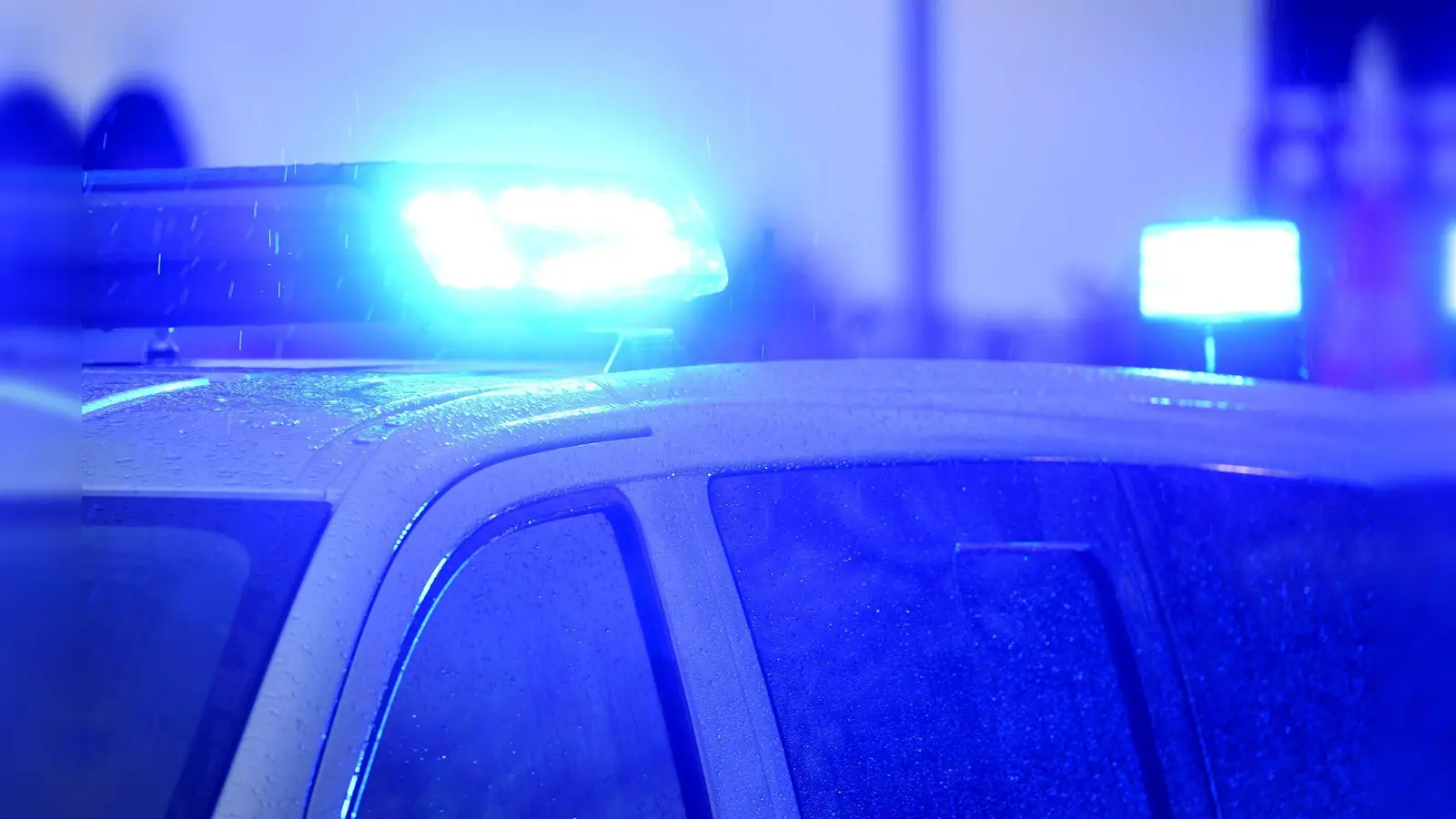 Ein Polizeieinsatz in Sulzbach-Rosenberg endete mit einer Beleidigung der beteiligten Beamten.  (Symbolbild: Carsten Rehder/dpa/Symbolbild)