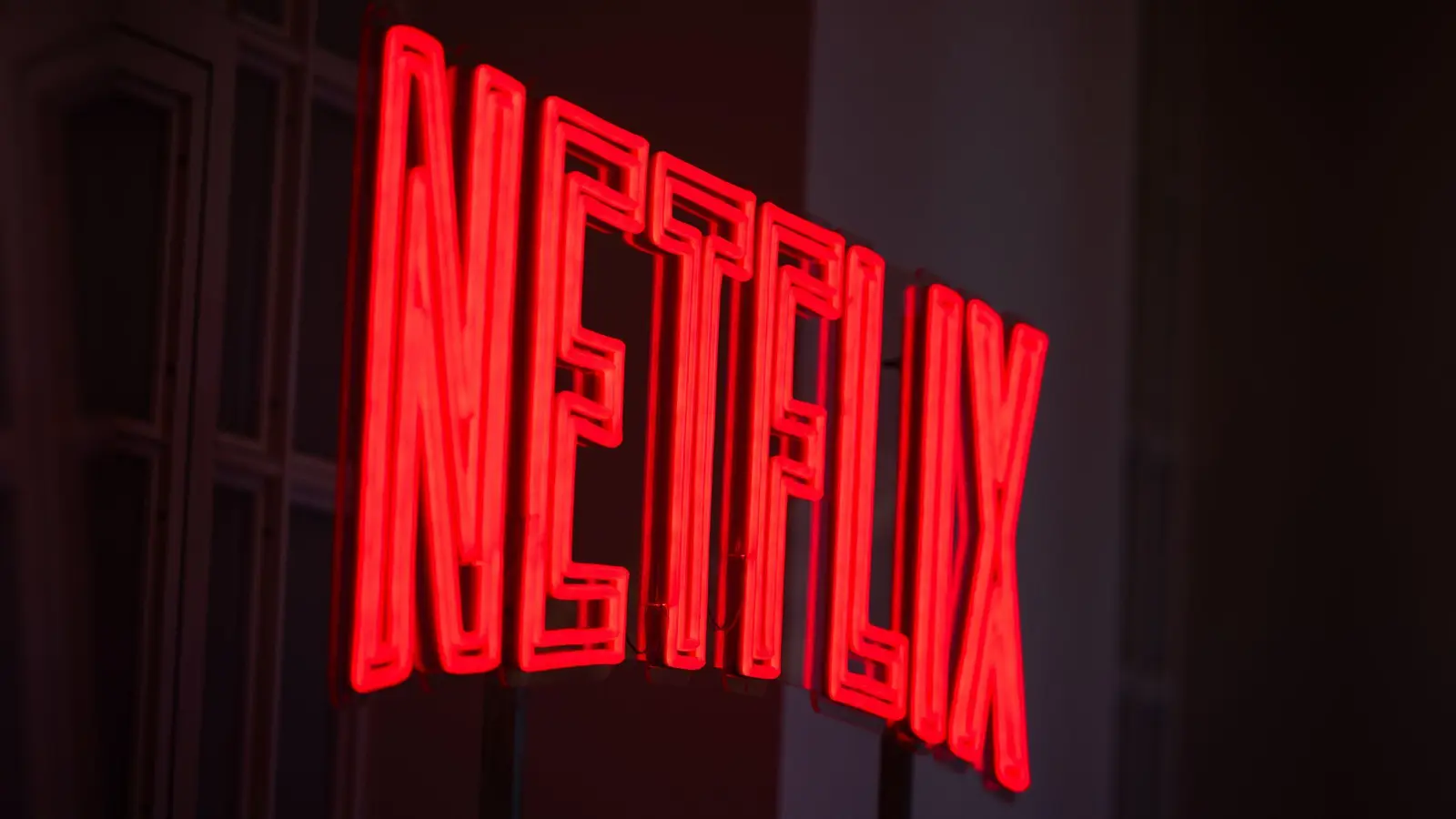 Bei Netflix in Paris und Amsterdam gibt es Durchsuchungen wegen Steuervorwürfen (Archivbild). (Bild: Rolf Vennenbernd/dpa)