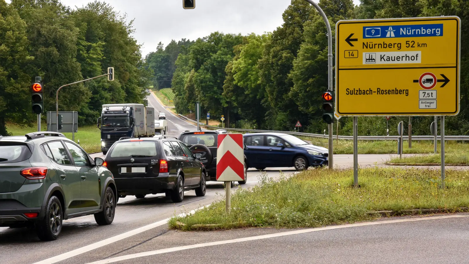 Das „Sulzbacher Kreuz”, auf dem die B 85 mit der B14 zusammenläuft, ist wieder frei befahrbar.  (Bild: Stephan Huber)