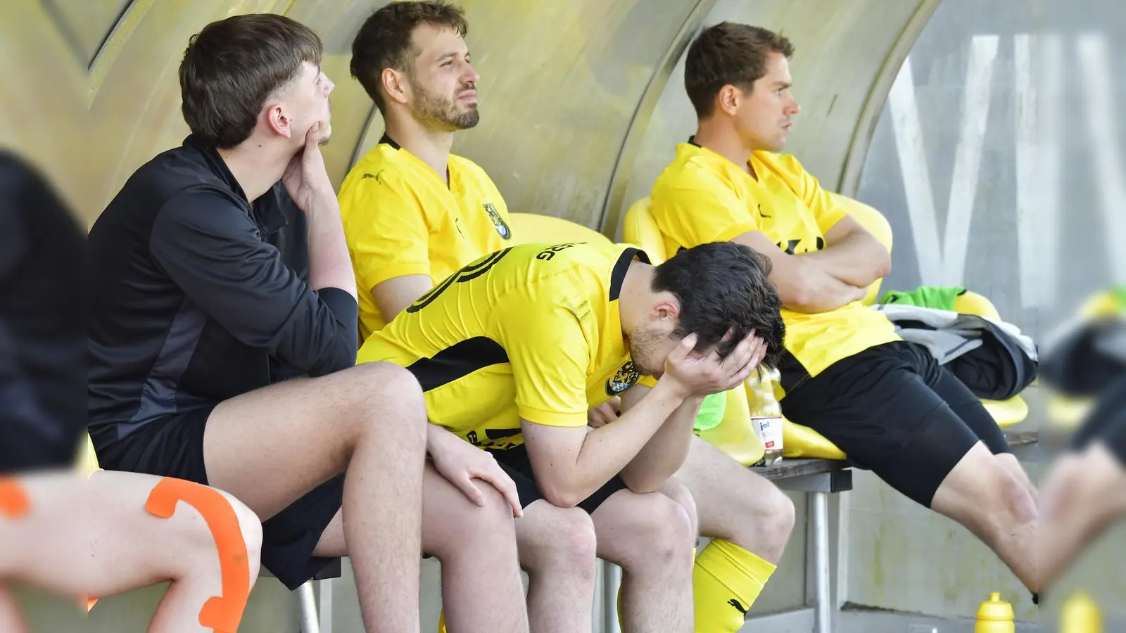 Der Platz für den Trainer ist beim FC Amberg auf der Bank aktuell nicht besetzt.  (Archivbild: Hubert Ziegler)