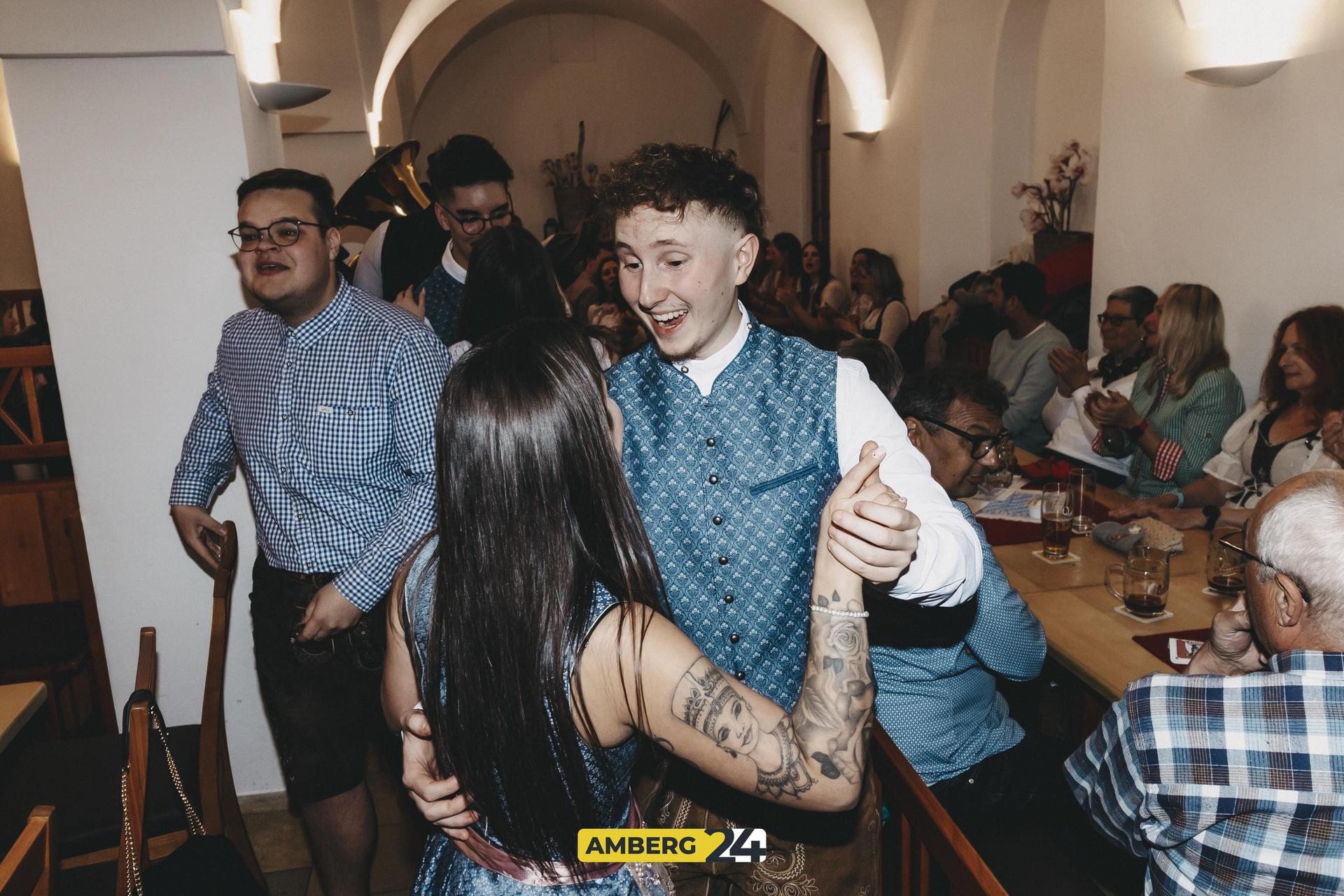 Im Heimatgenuss sorgten die „Boazn Briada” für Stimmung.  (Bild: Lolografie)