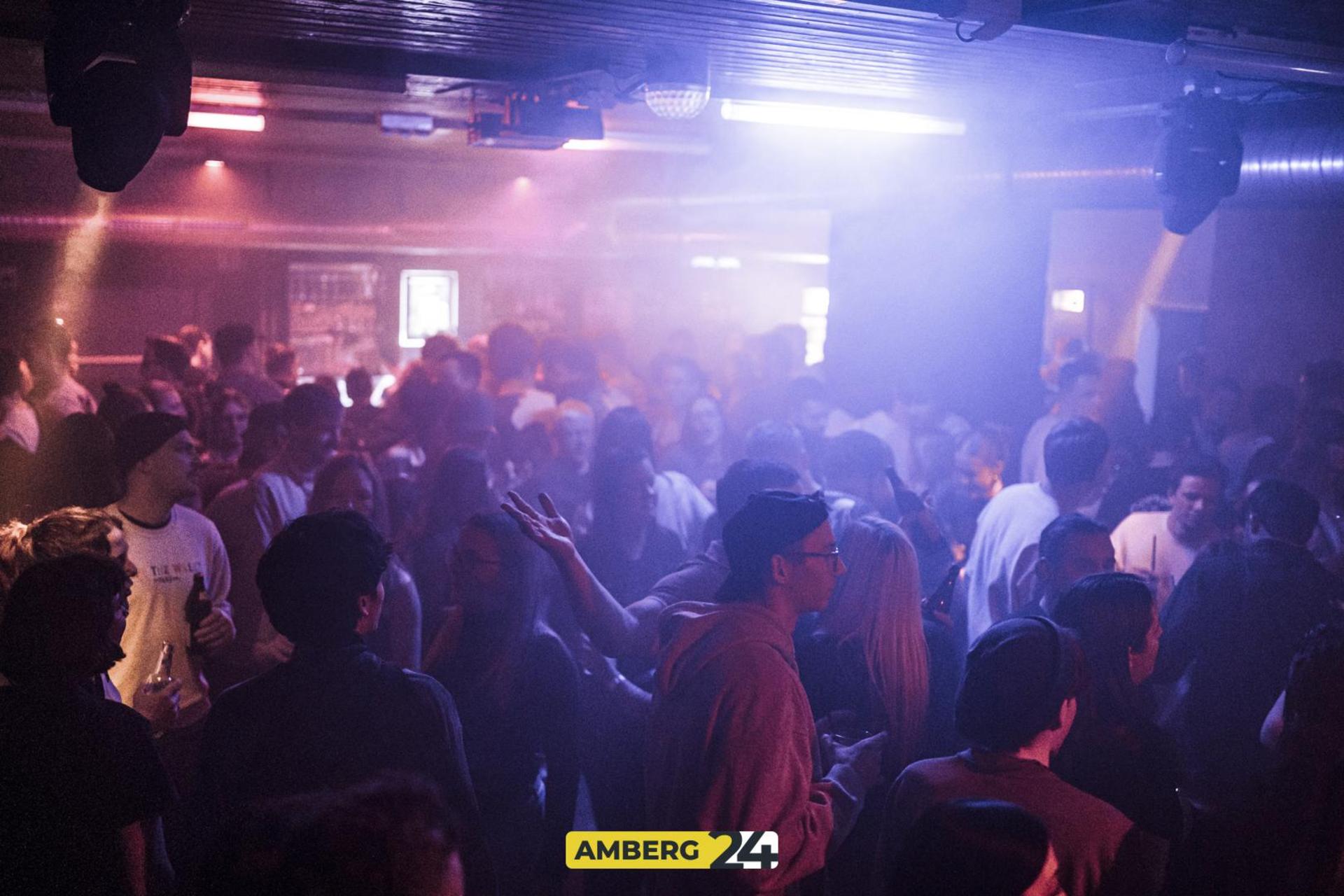 Party am 1. Weihnachtsfeiertag im Happy Rock.  (Bild: Martin Sponsel)