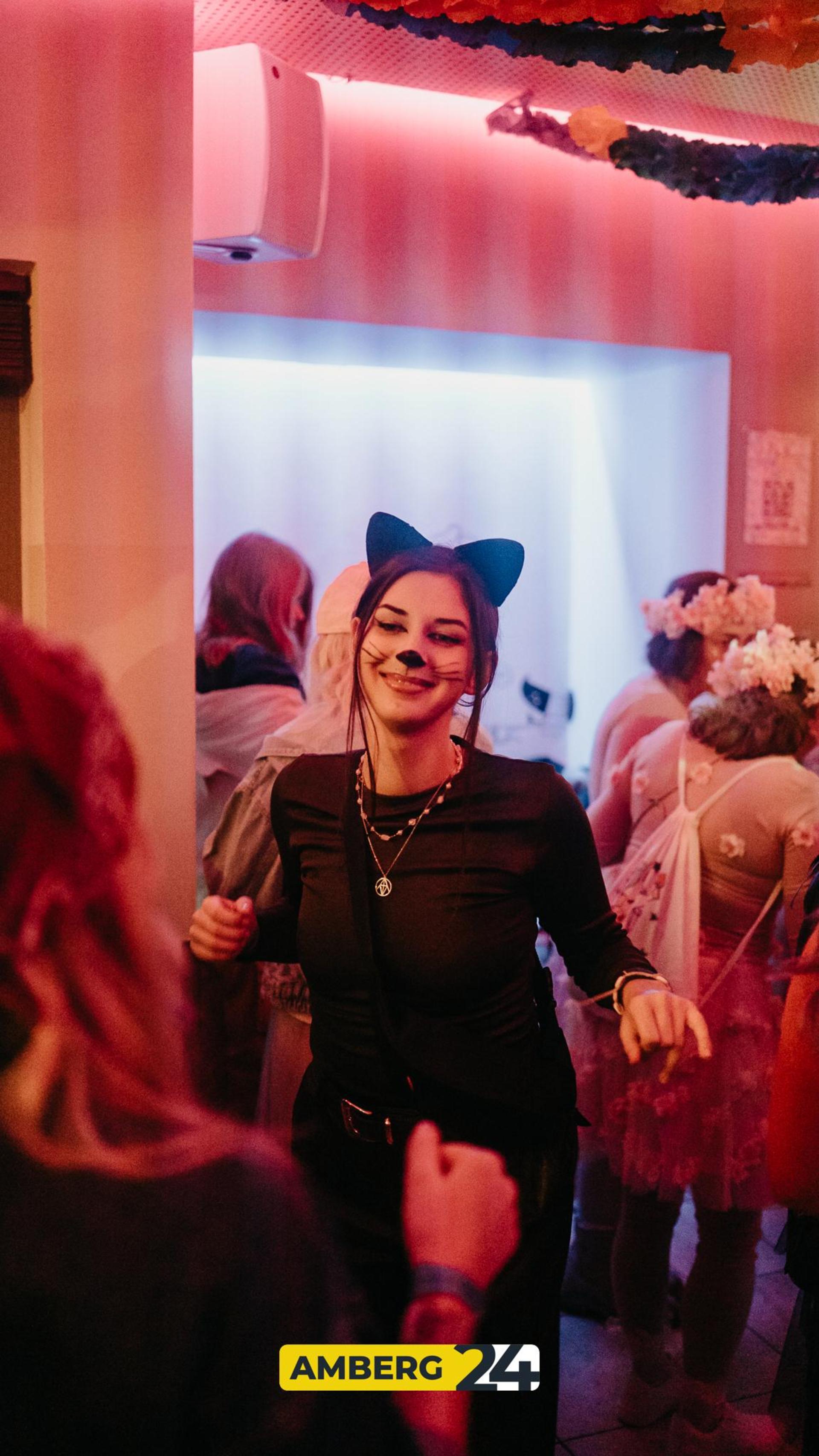 Die Bilder der Hexennacht im Colomba. (Bild: Mario Donhauser)