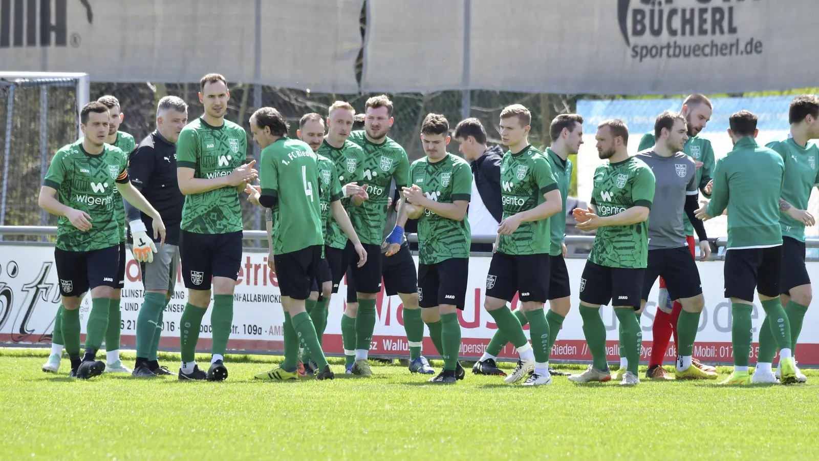 Auf&#39;s Derby gegen den FC Rieden muss unser Fehlpass-Experte Tracer, auch nächste Saison verzichten.<br> (Archivbild: Hubert Ziegler)