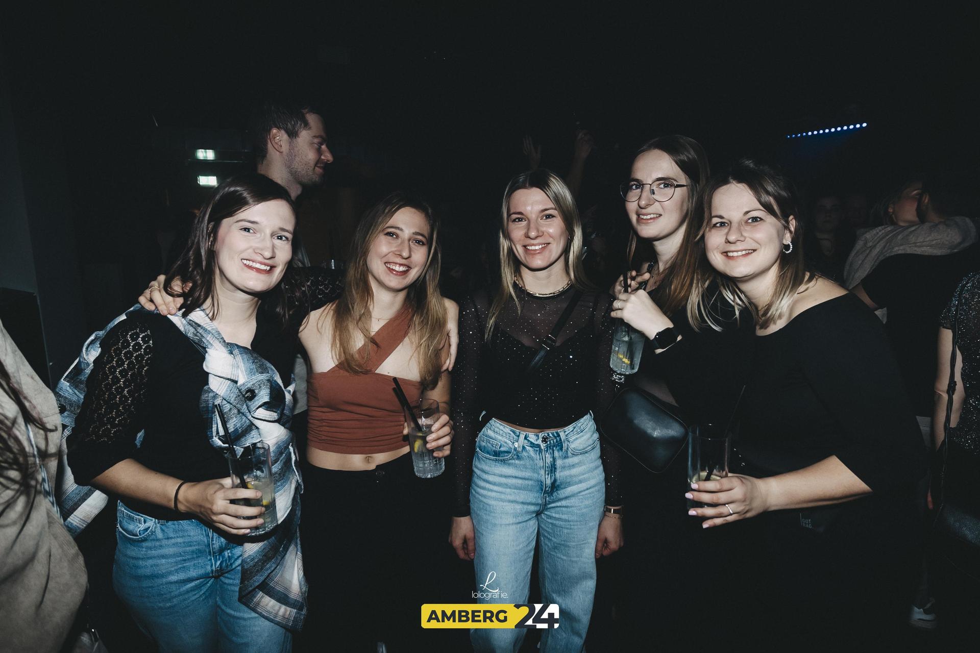 Das sind die Fotos aus dem Cave. (Bild: Leonie Hartung)