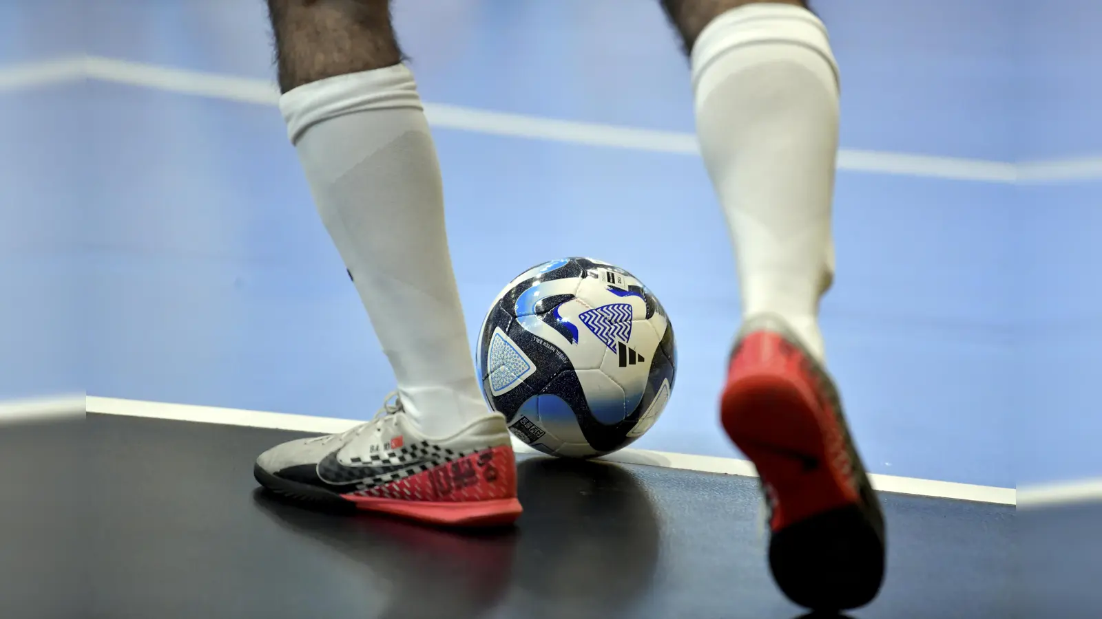 Am Wochenende findet in der Krötenseehalle in Sulzbach-Rosenberg erneut ein großes Hallenturnier für Jugendmannschaften statt. Ausrichter ist der TuS Rosenberg.  (Bild: Hubert Ziegler)