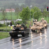 In den kommenden Tagen werden mehr Militärfahrzeuge zwischen Grafenwöhr und Hohenfels unterwegs sein. (Bild: Capt. John Farmer)