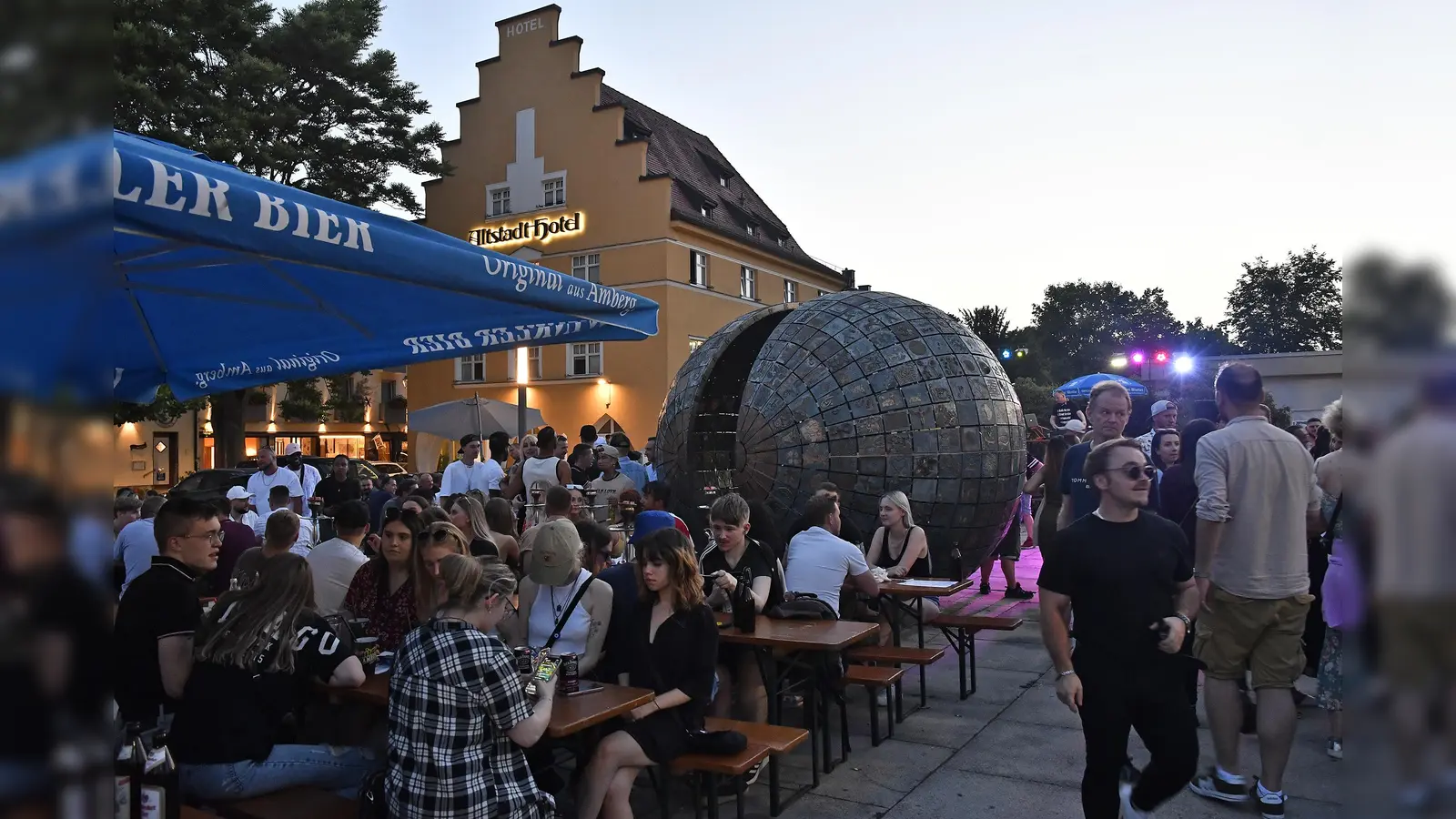 So sah es vergangenes Jahr am Amberger Altstadtfest auf dem Multifunktionsplatz aus.  (Archivbild: Petra Hartl)